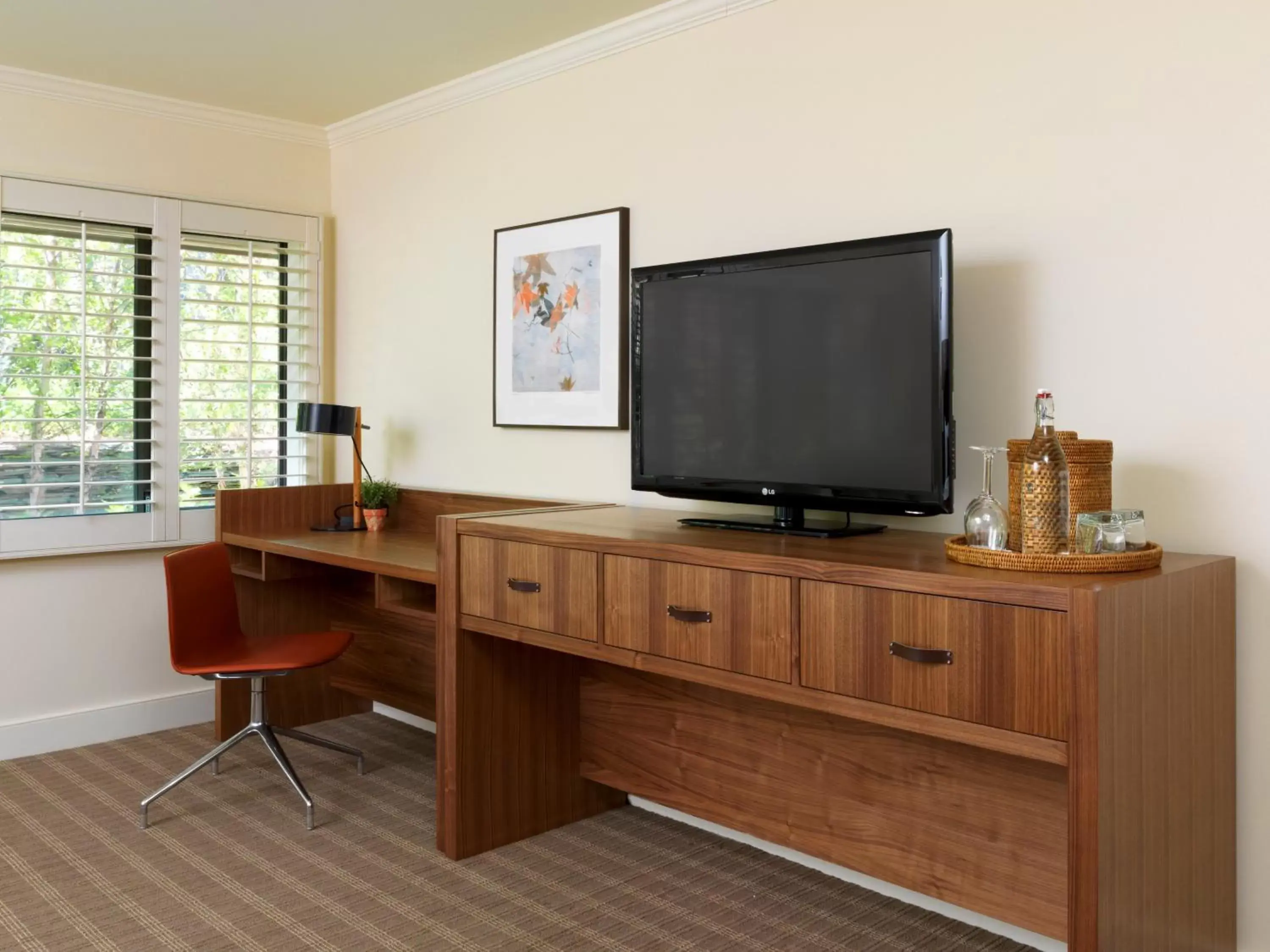 TV and multimedia, TV/Entertainment Center in Topnotch Resort