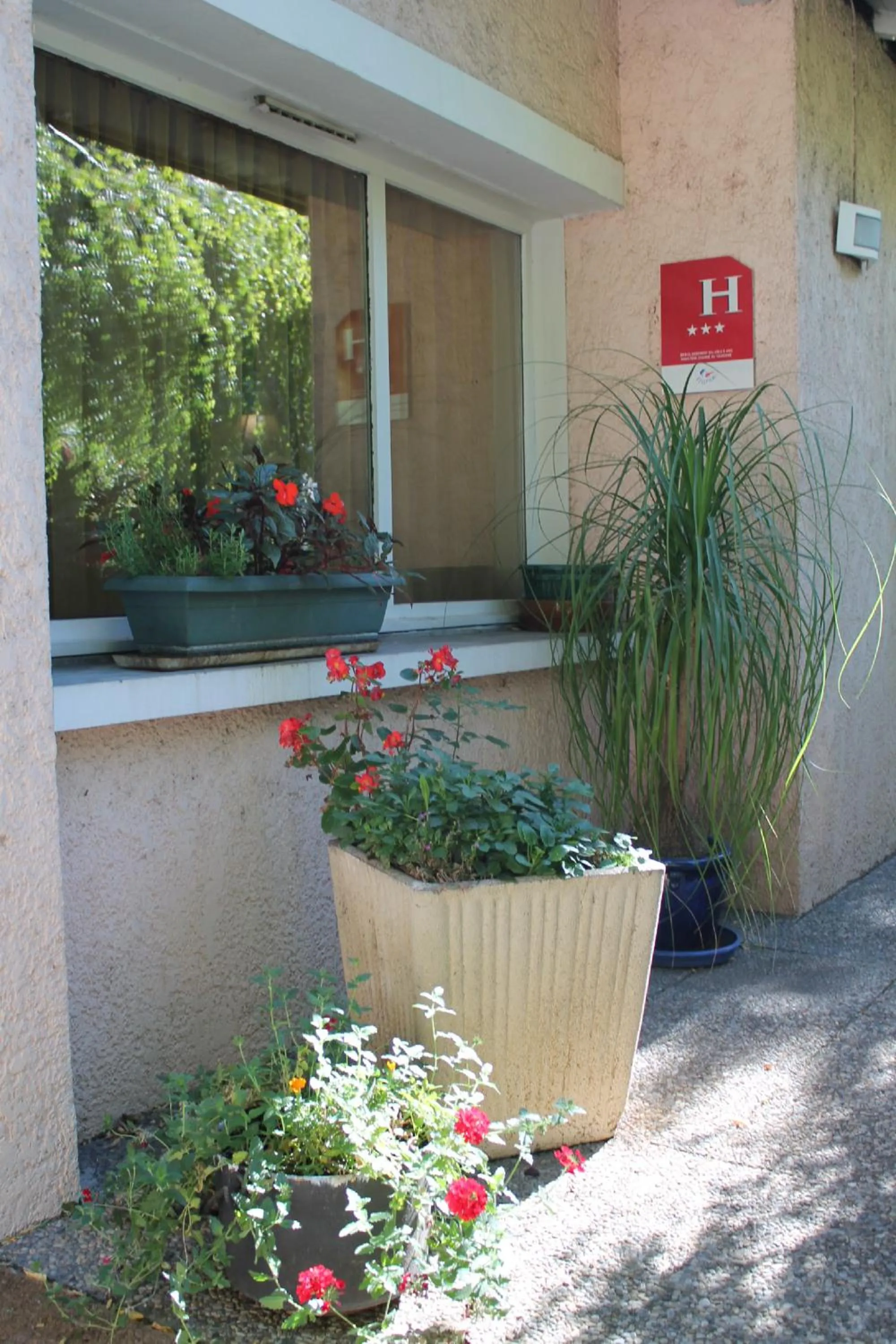 Facade/entrance in Cit'Hotel Avantici Gap