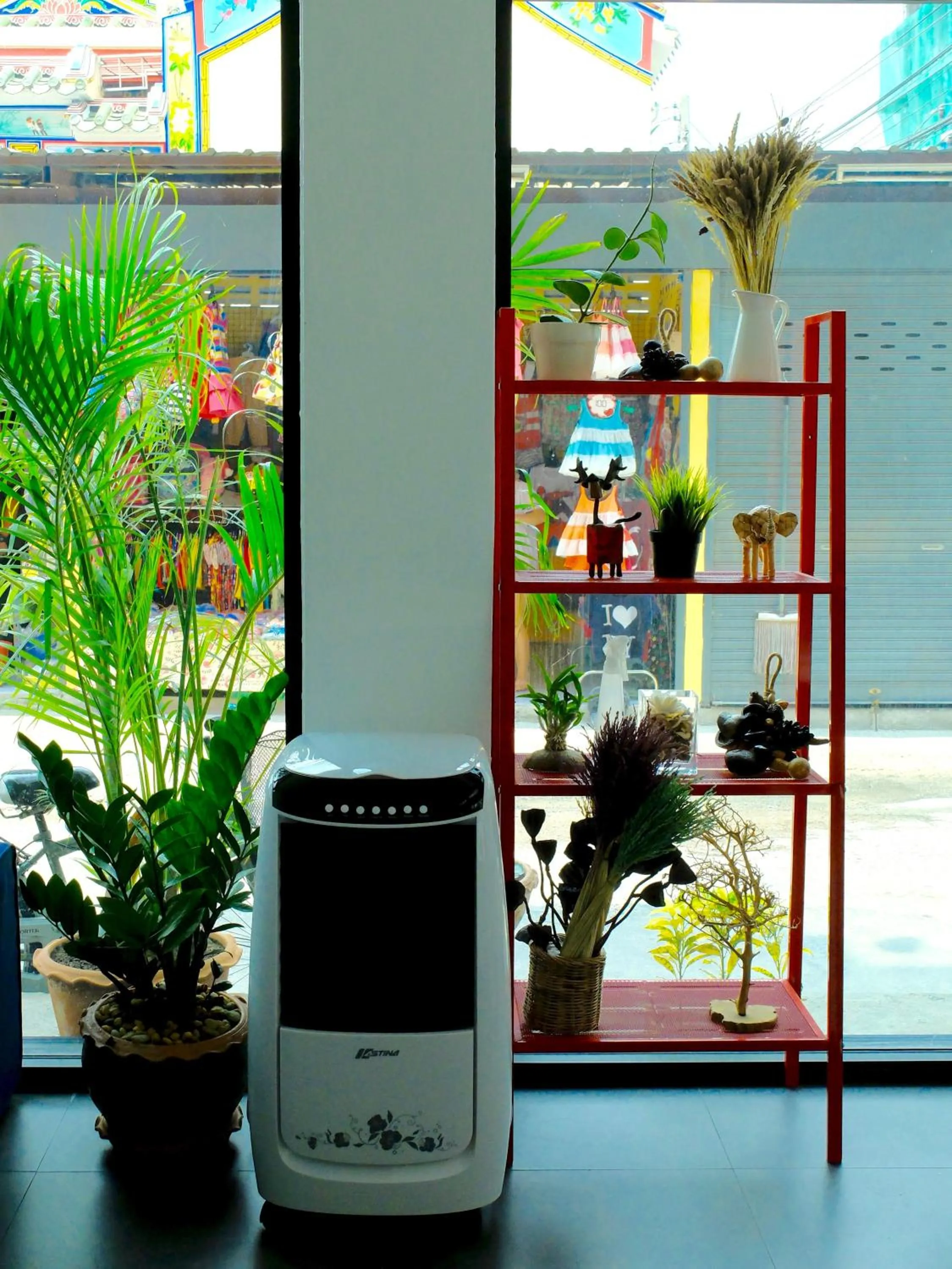 Decorative detail in We Inn