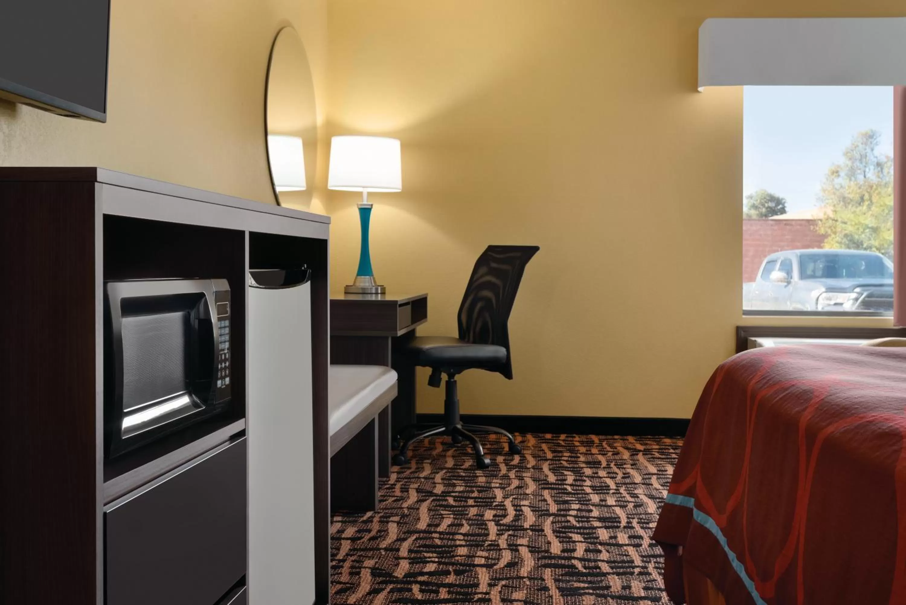 TV and multimedia in Super 8 by Wyndham Olive Branch
