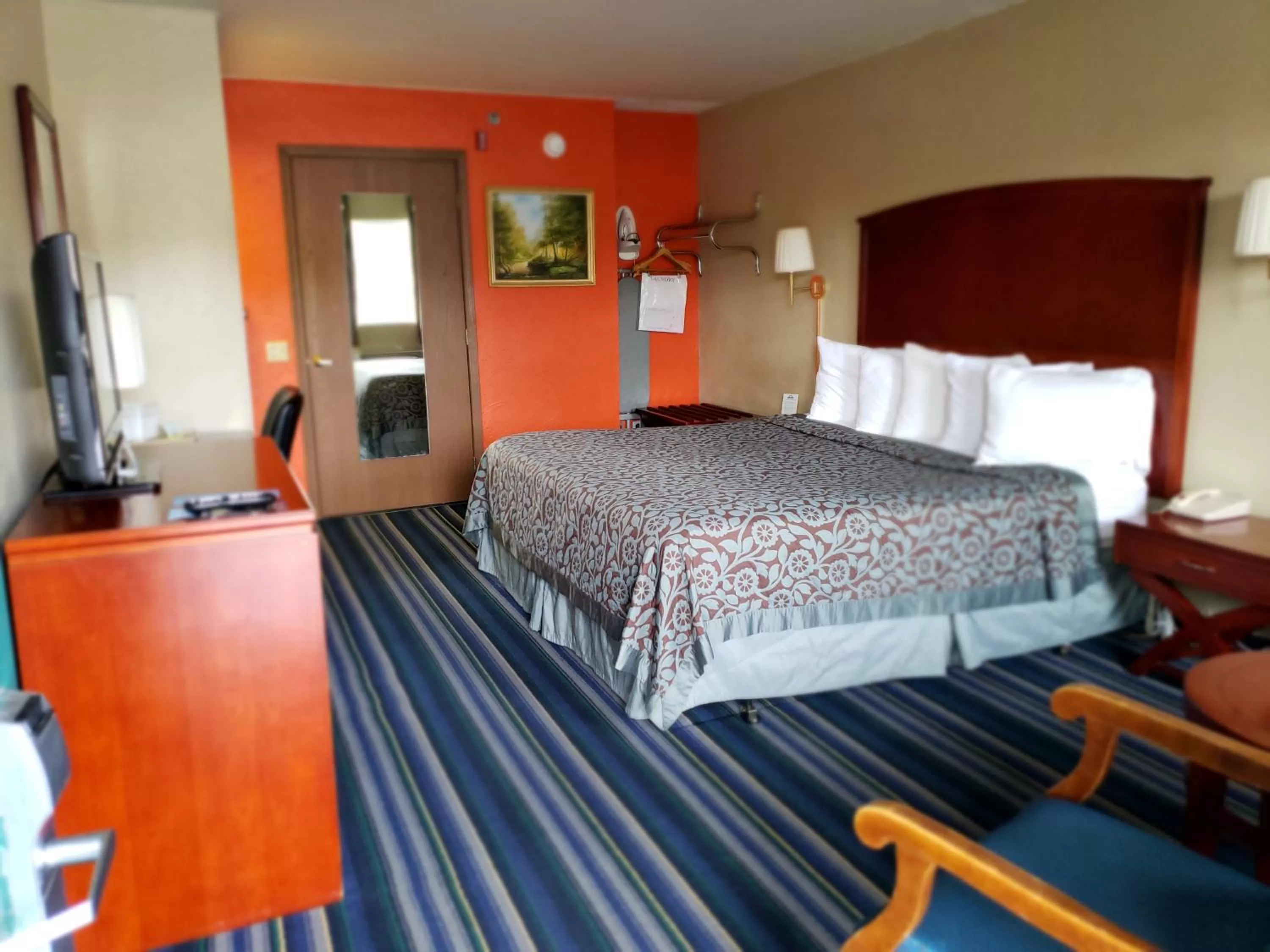 Bed in Days Inn by Wyndham Branson/Near the Strip