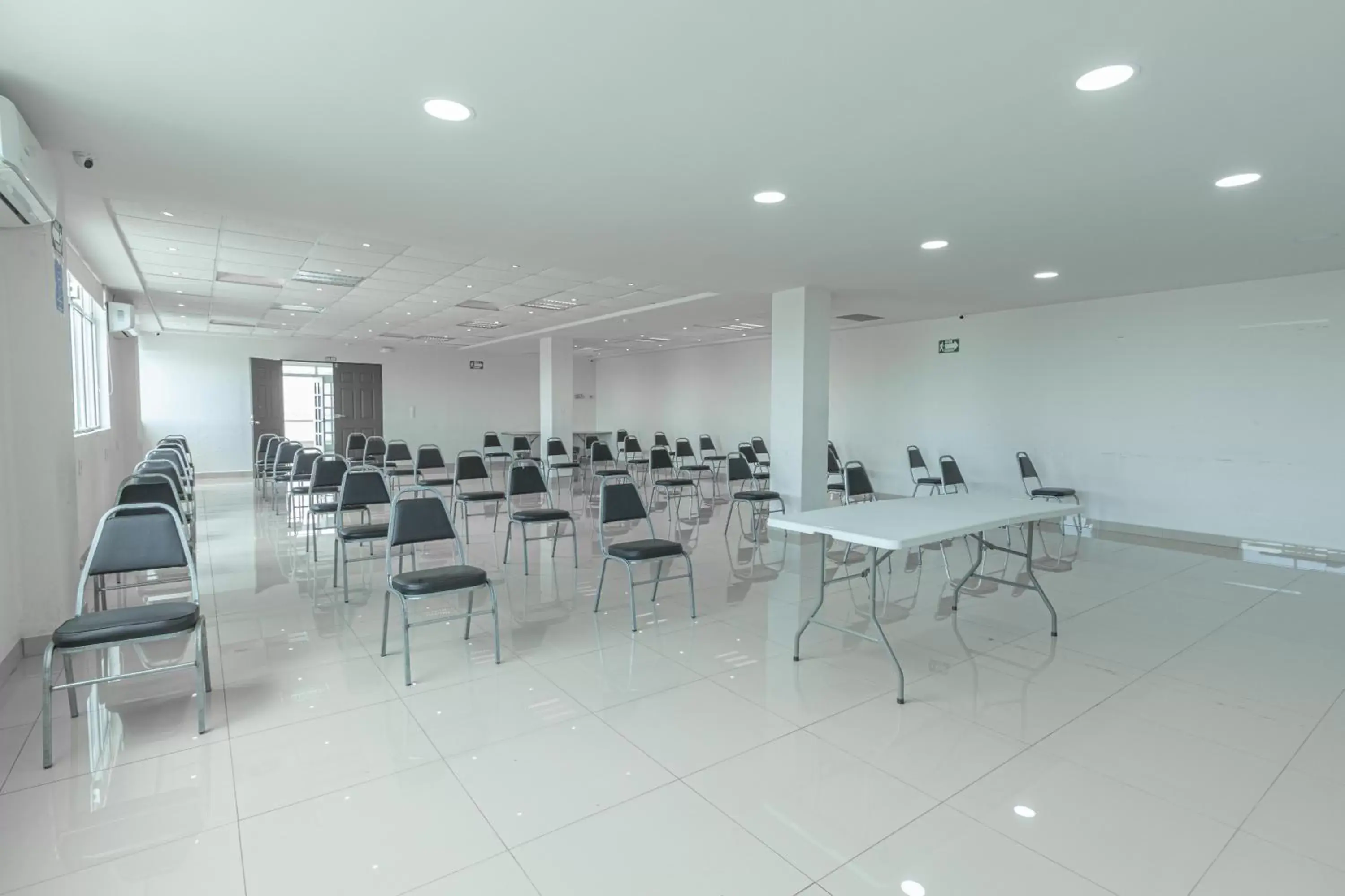 Meeting/conference room, Business Area/Conference Room in Hotel Plaza del Arco Express
