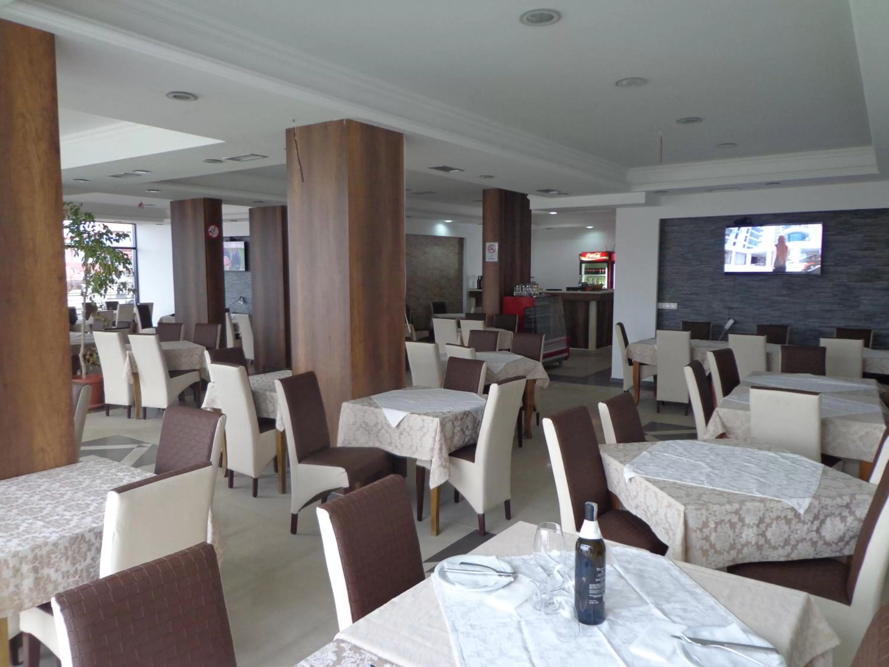 Restaurant/places to eat in Hotel Rio