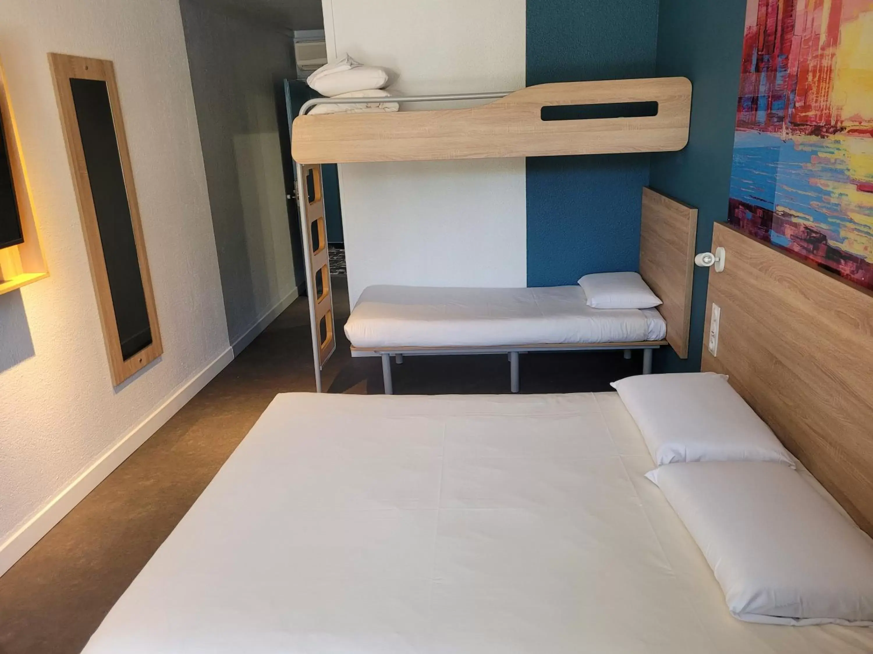 Bed, Bunk Bed in KYRIAD DIRECT LYON NORD - Dardilly