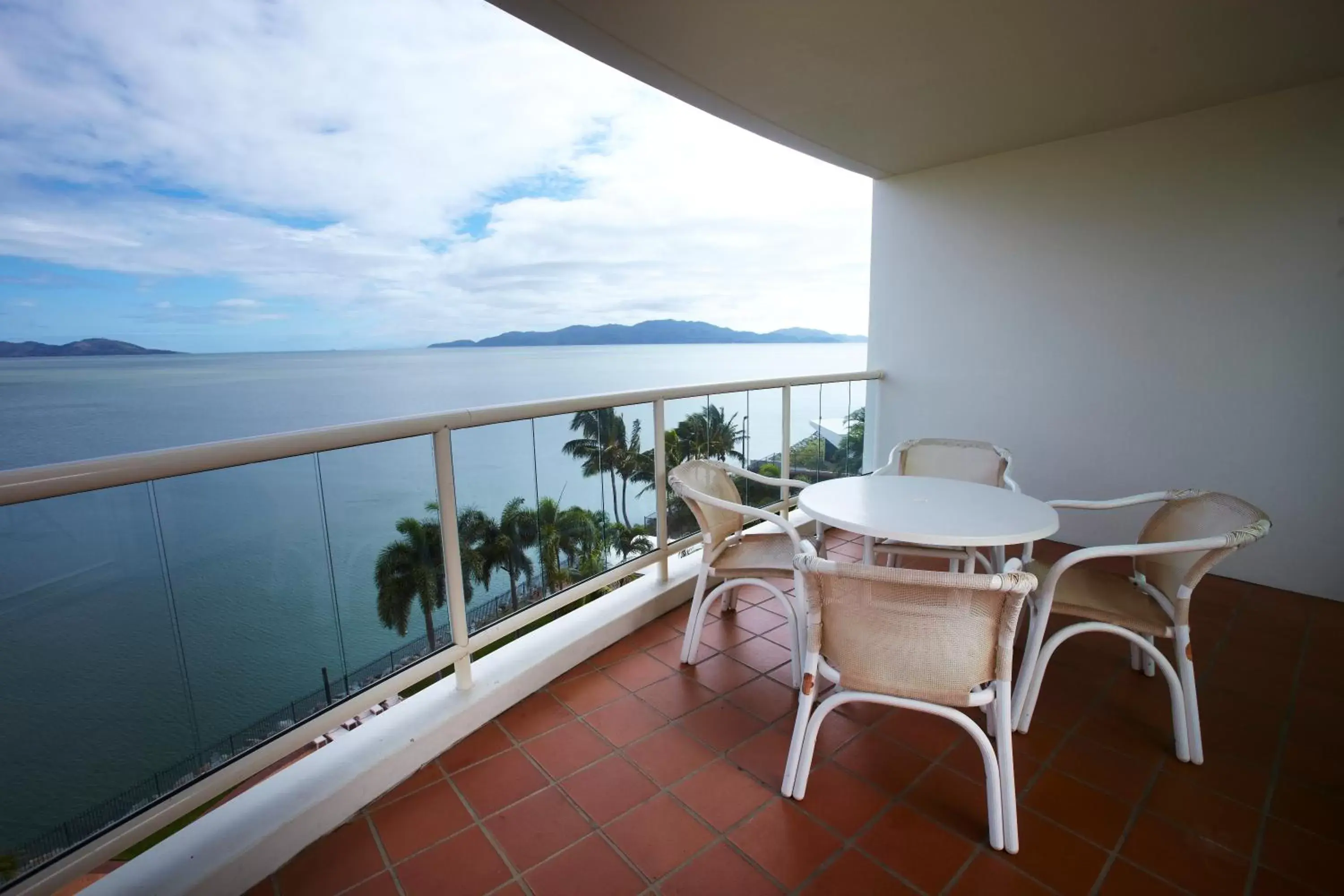 Two-Bedroom Apartment with Ocean View - Stair Access in Mariners North Holiday Apartments