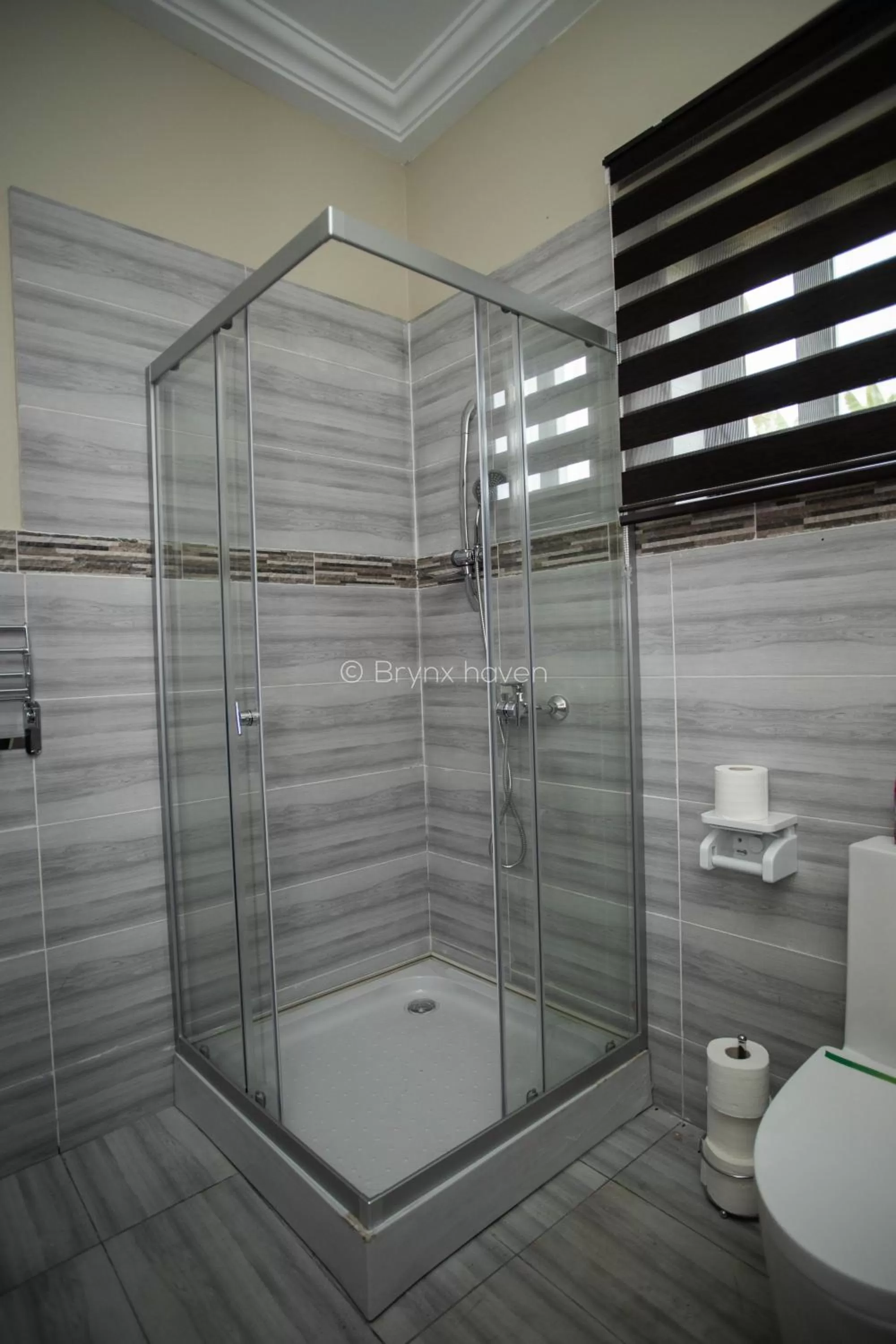 Bathroom in Brynx Haven - Cape Coast