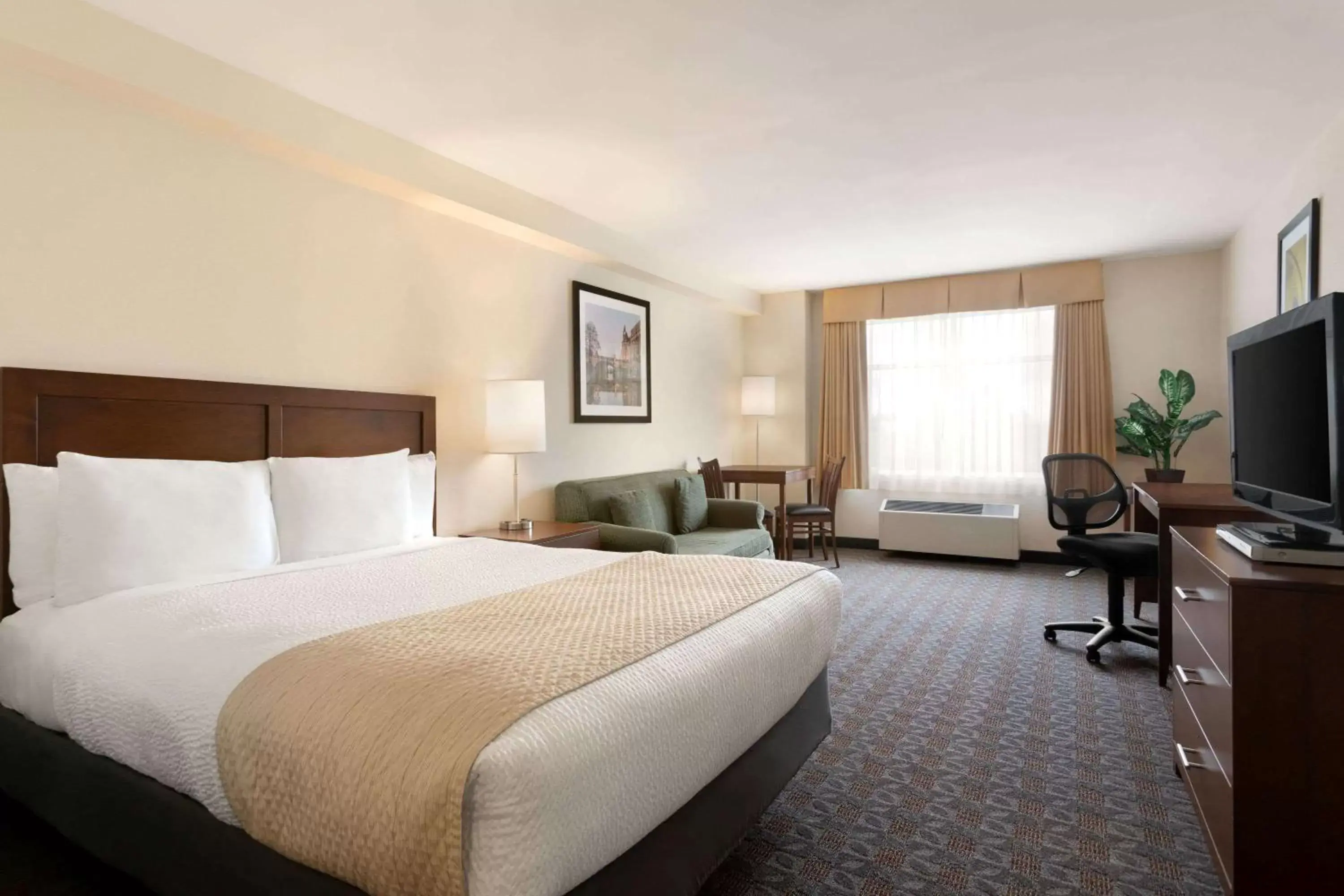 Photo of the whole room, Bed in Days Inn by Wyndham Ottawa Airport