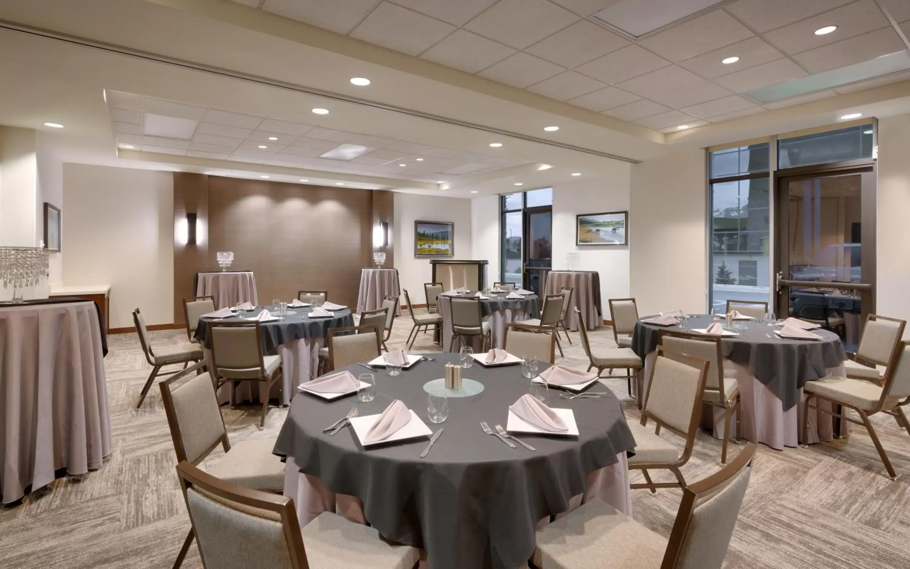 Banquet/Function facilities, Restaurant/Places to Eat in Hyatt Place Anchorage-Midtown