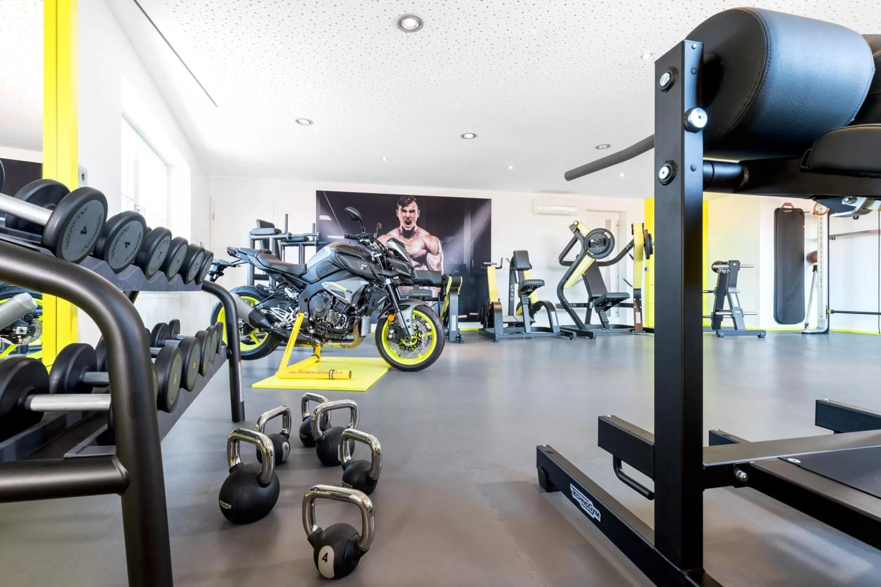 Fitness centre/facilities in YachtHotel Helvetia Spa- und Wellnessdomizil