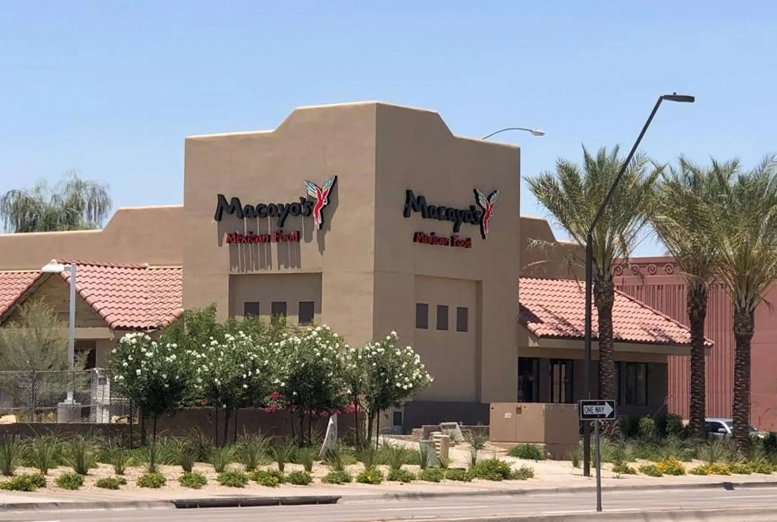 Restaurant/places to eat, Property Building in Holiday Inn Express & Suites Phoenix - Tempe, an IHG Hotel