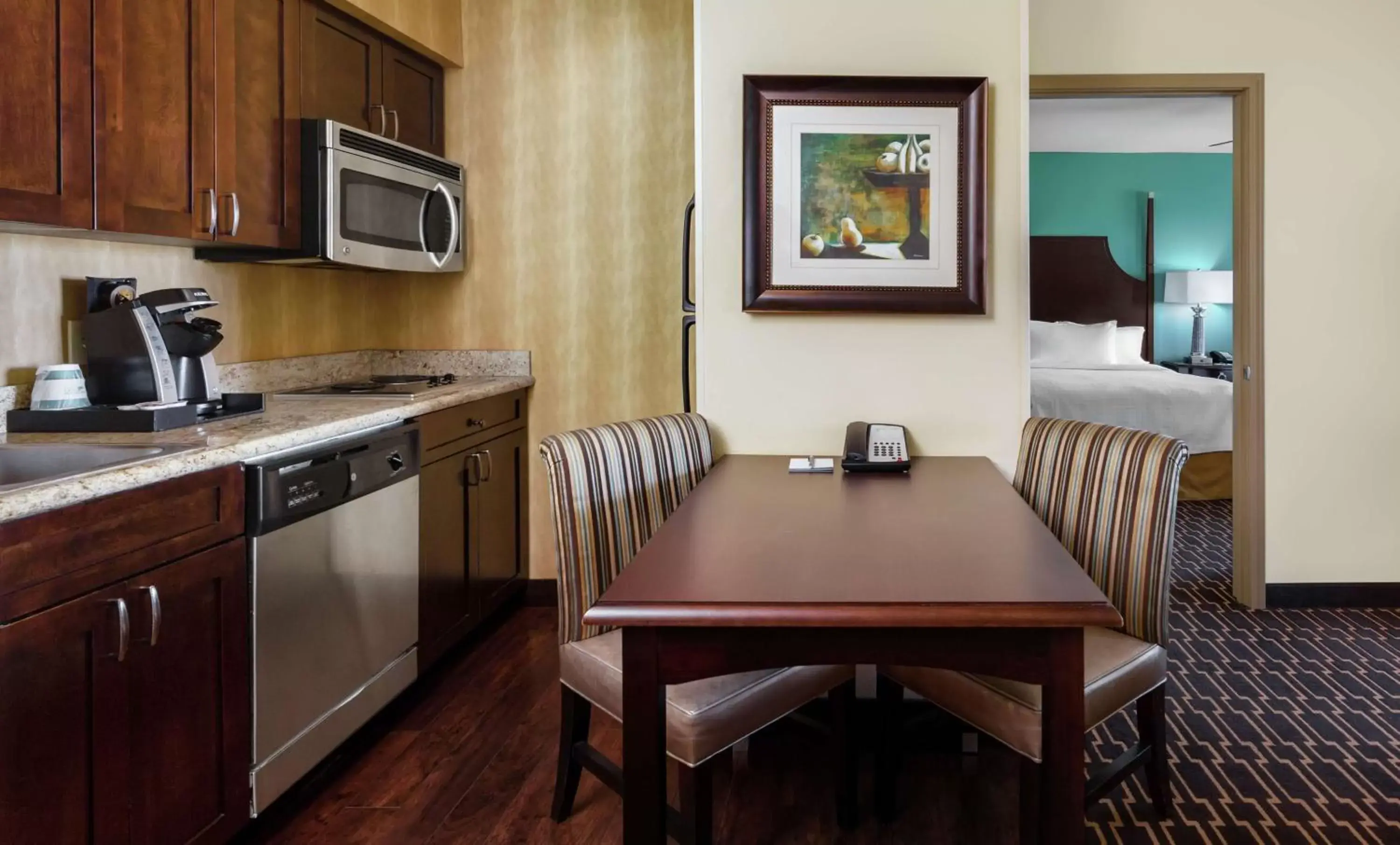 Kitchen or kitchenette, Kitchen/Kitchenette in Homewood Suites by Hilton Shreveport Bossier City, LA