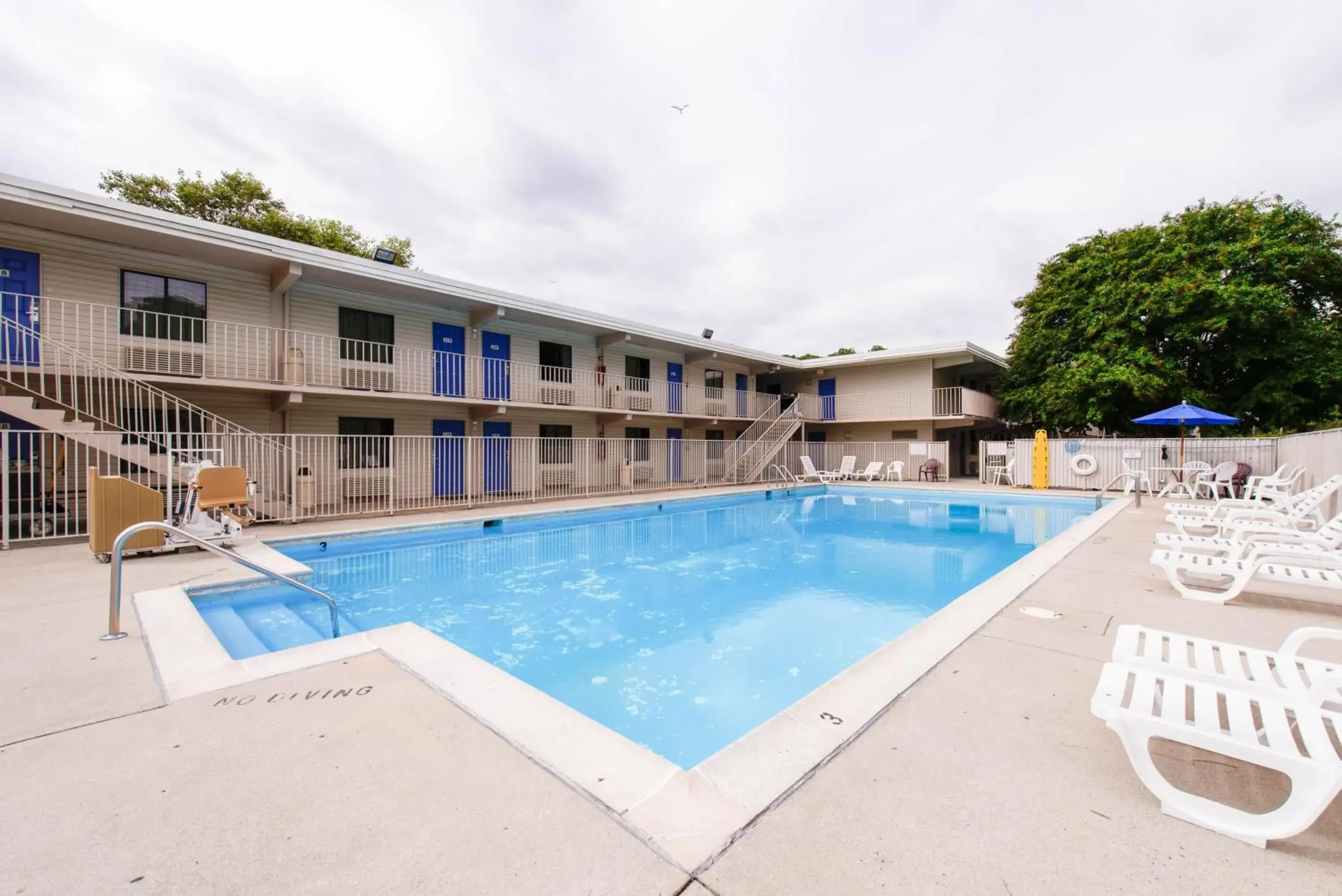 Day, Swimming Pool in Motel 6-Norfolk, VA