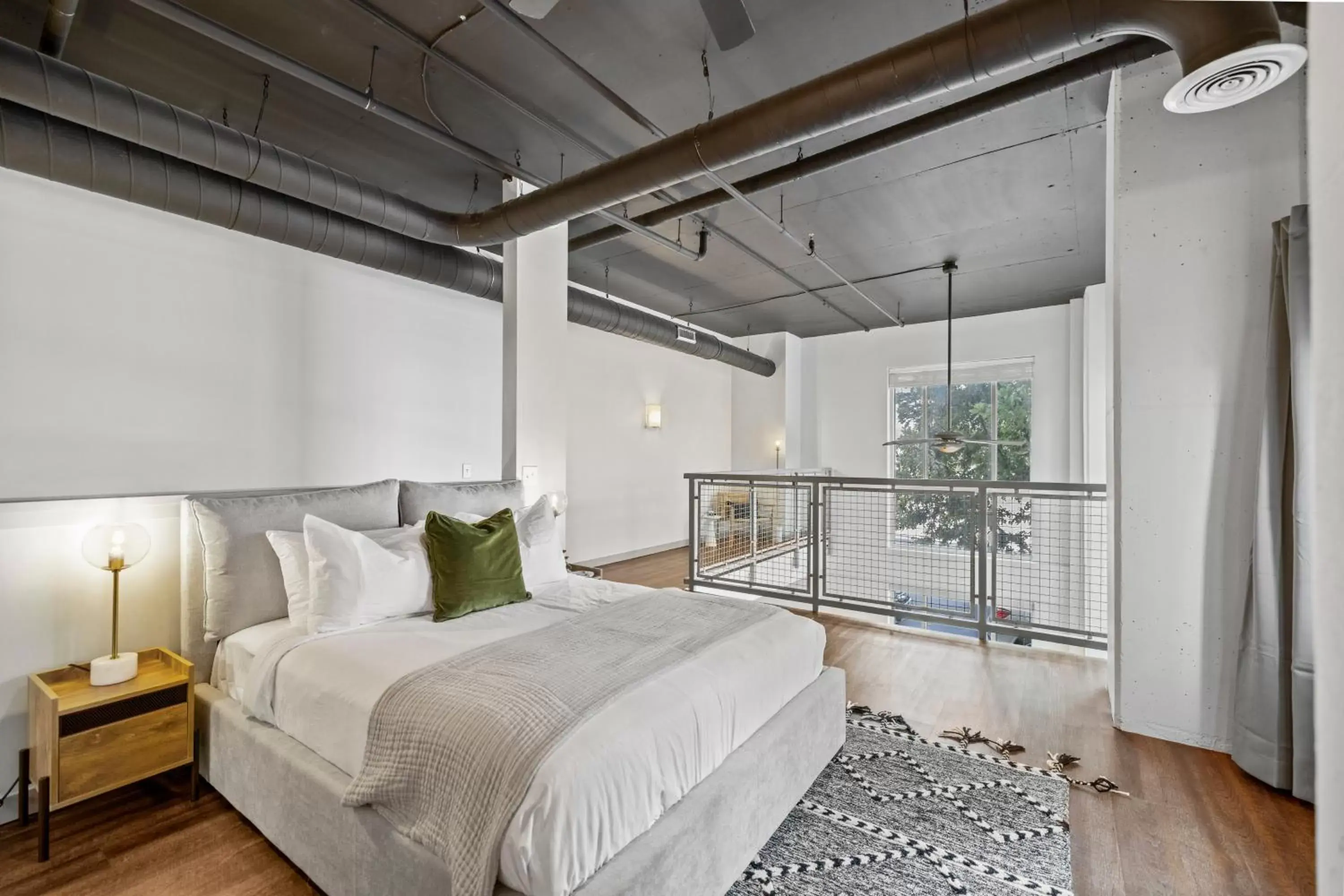 Photo of the whole room, Bed in Placemakr Music Row
