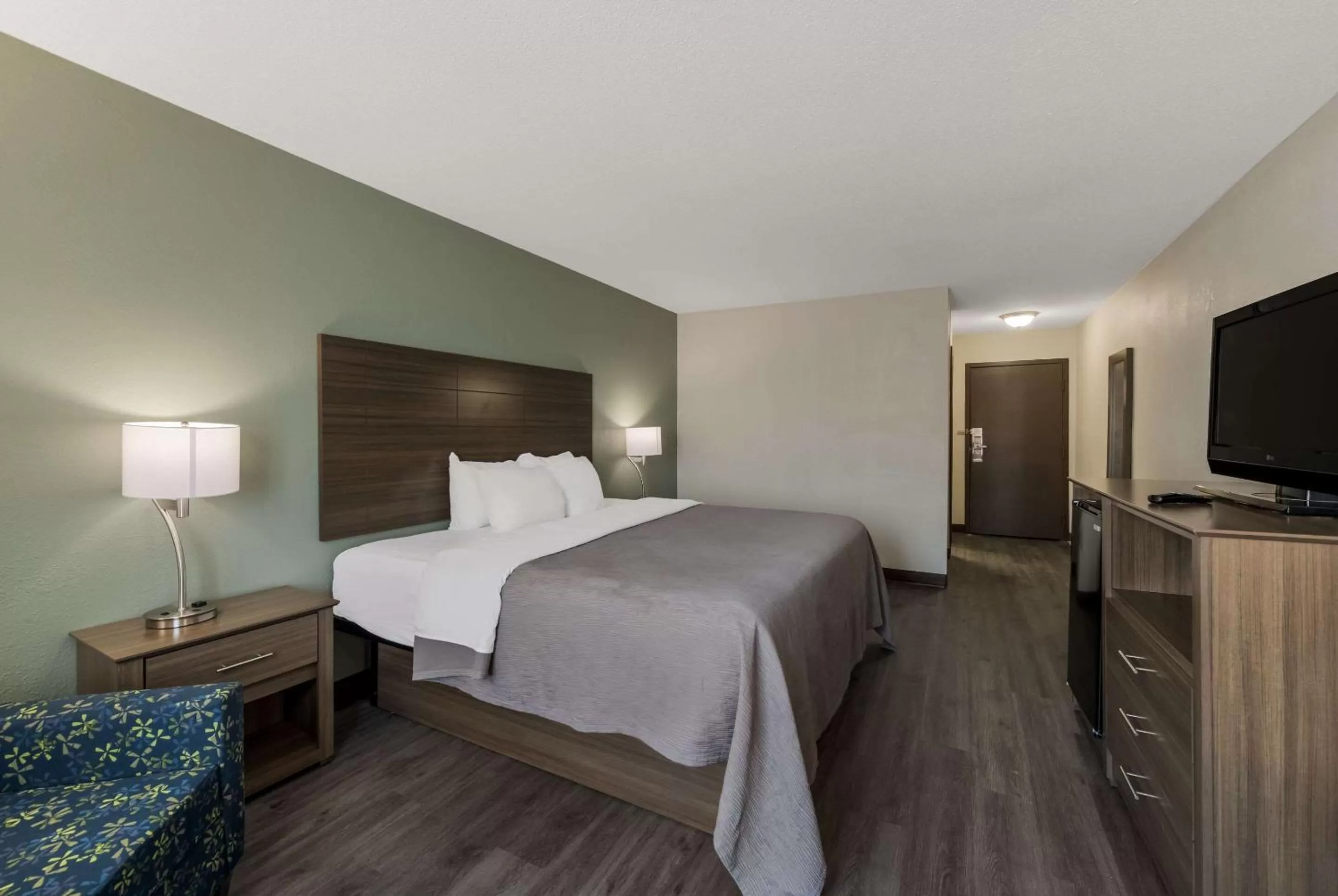 Bedroom, Bed in Quality Inn Airport