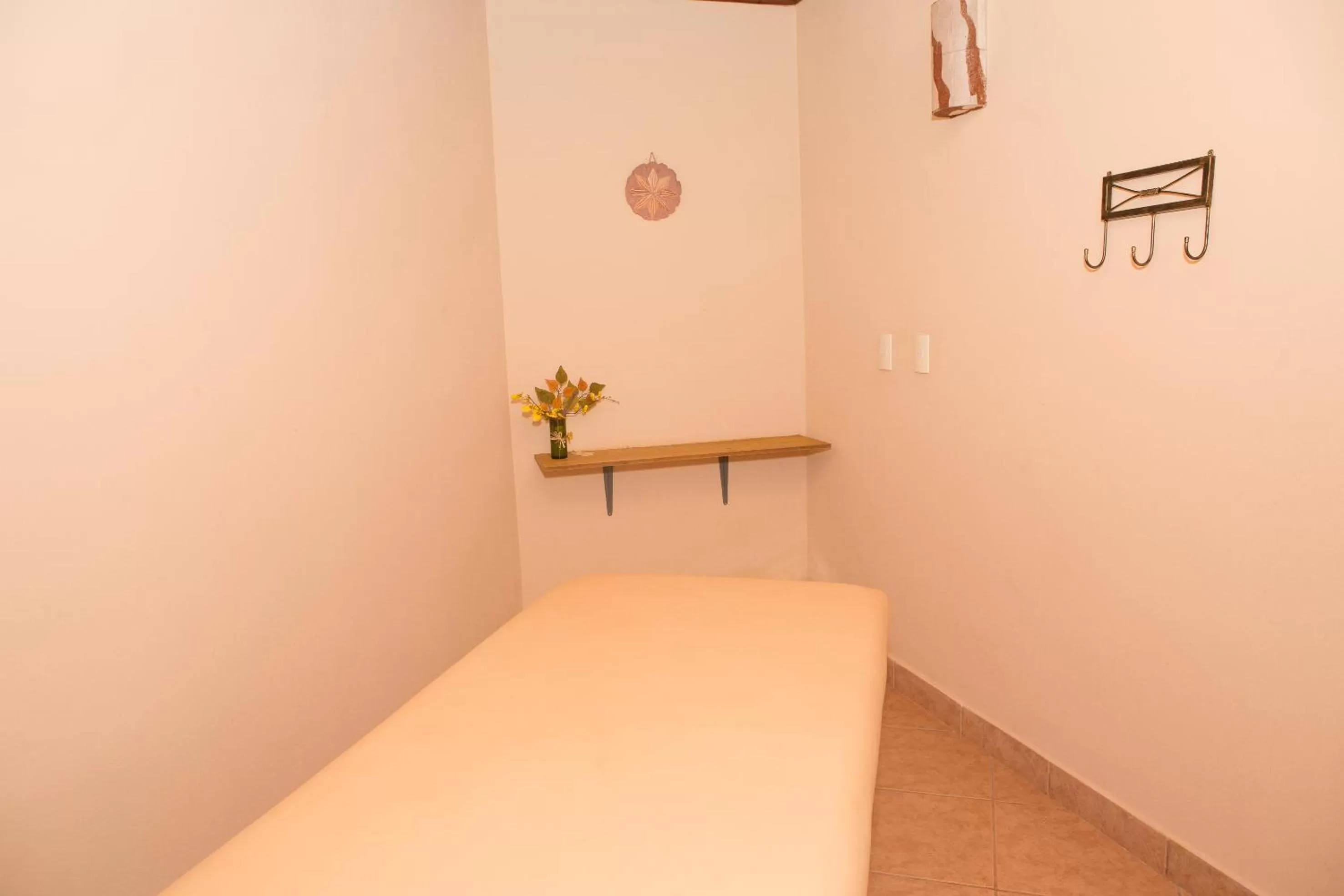 Property building, Bed in Pousada Spa Saúde Melhor