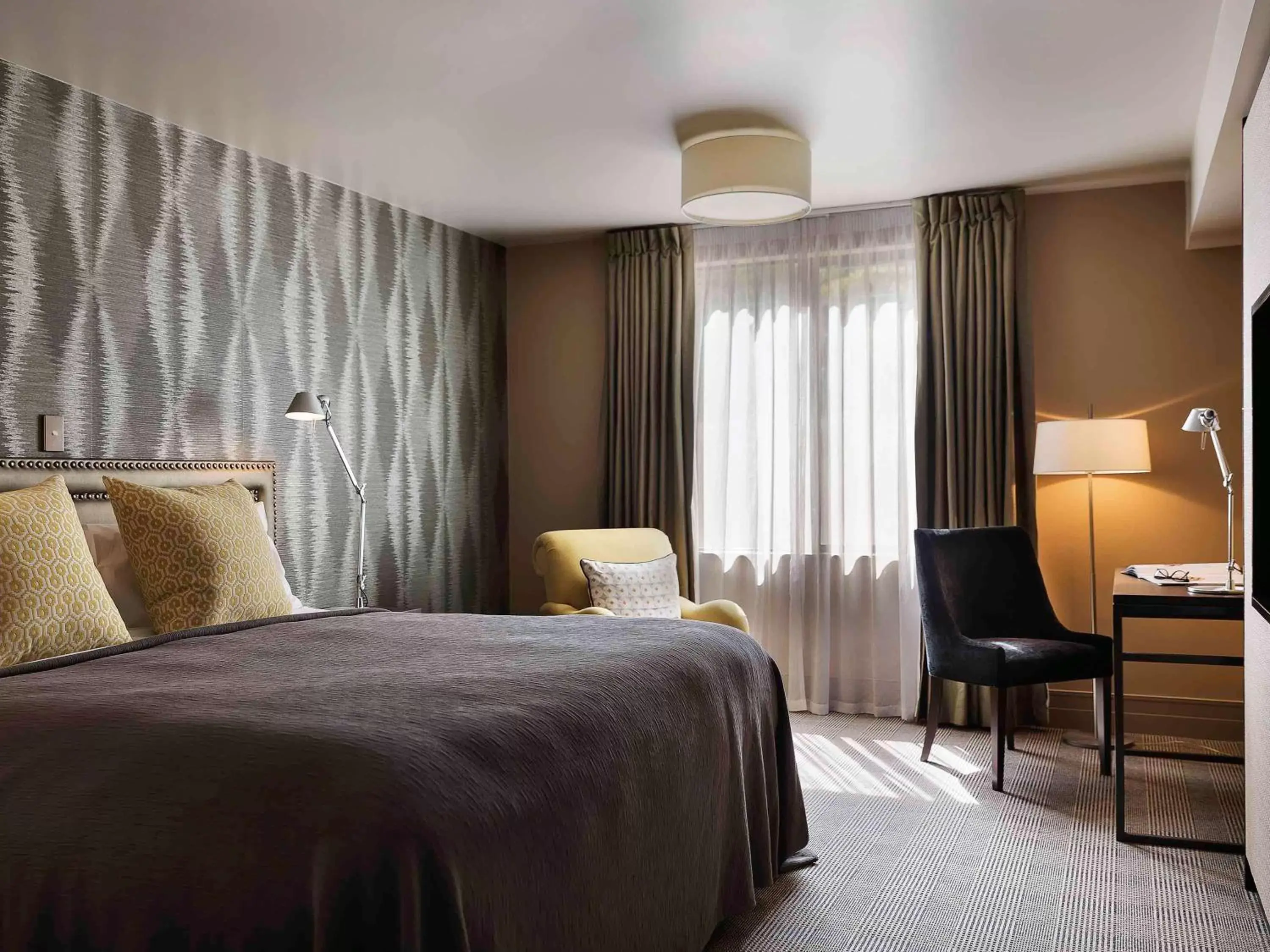 Photo of the whole room, Bed in Hotel St Moritz Queenstown - MGallery by Sofitel