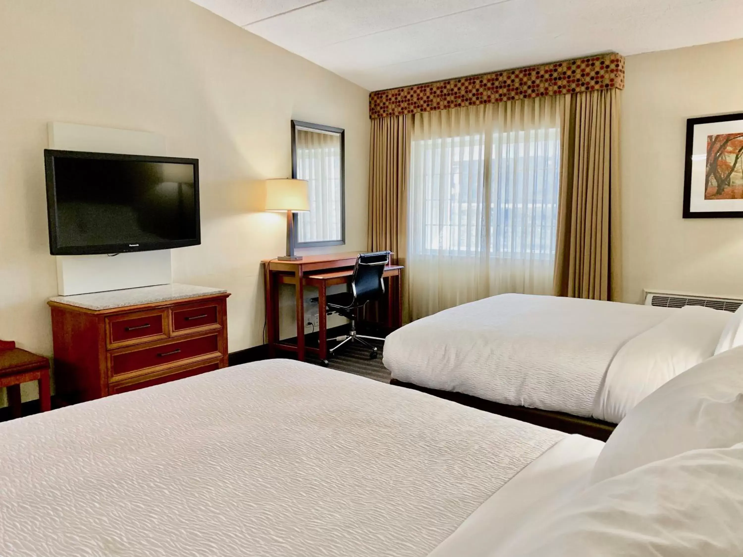 Bedroom, Bed in Best Western Springfield Hotel