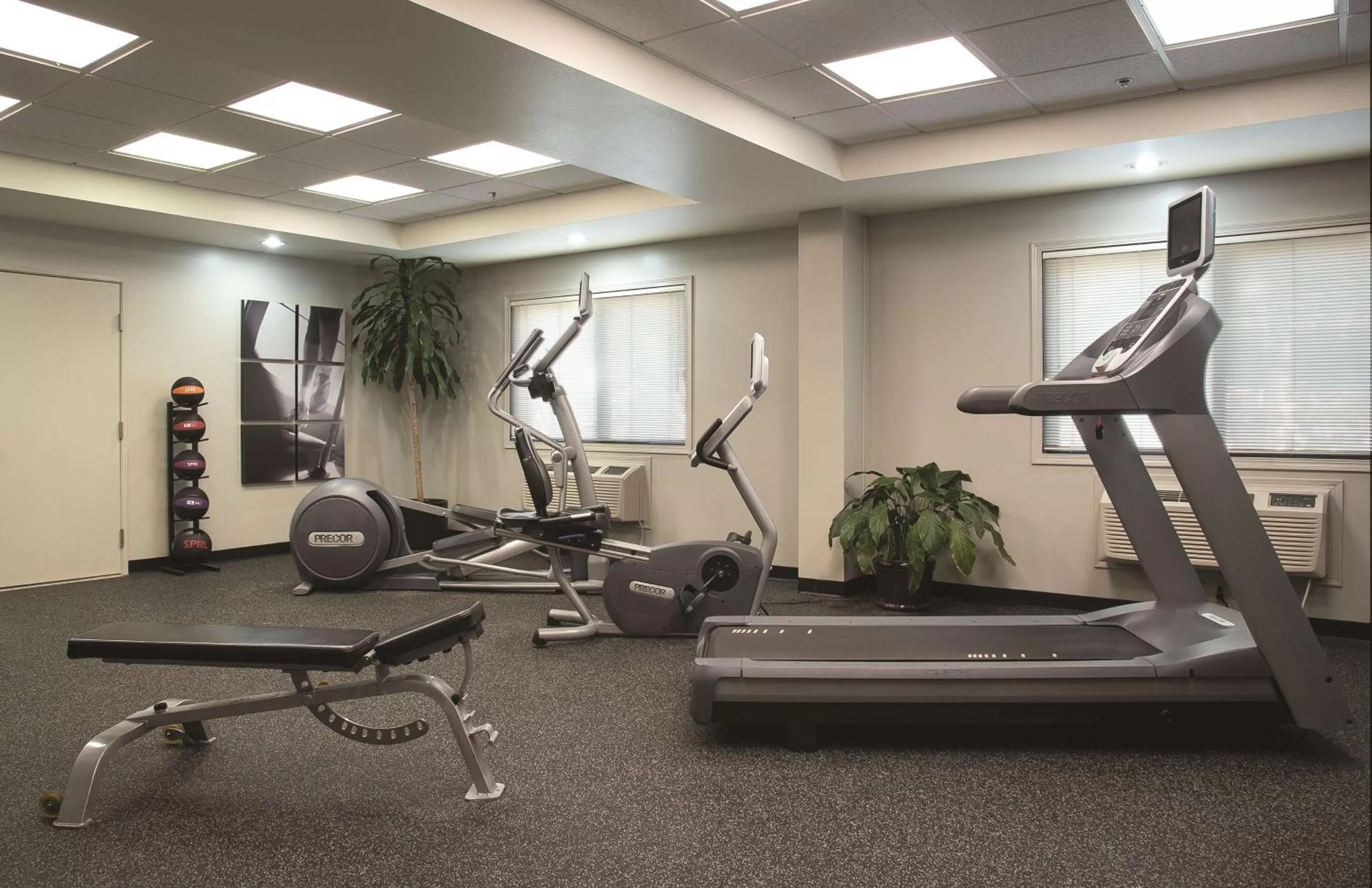 Fitness centre/facilities in DoubleTree by Hilton Racine Harbourwalk
