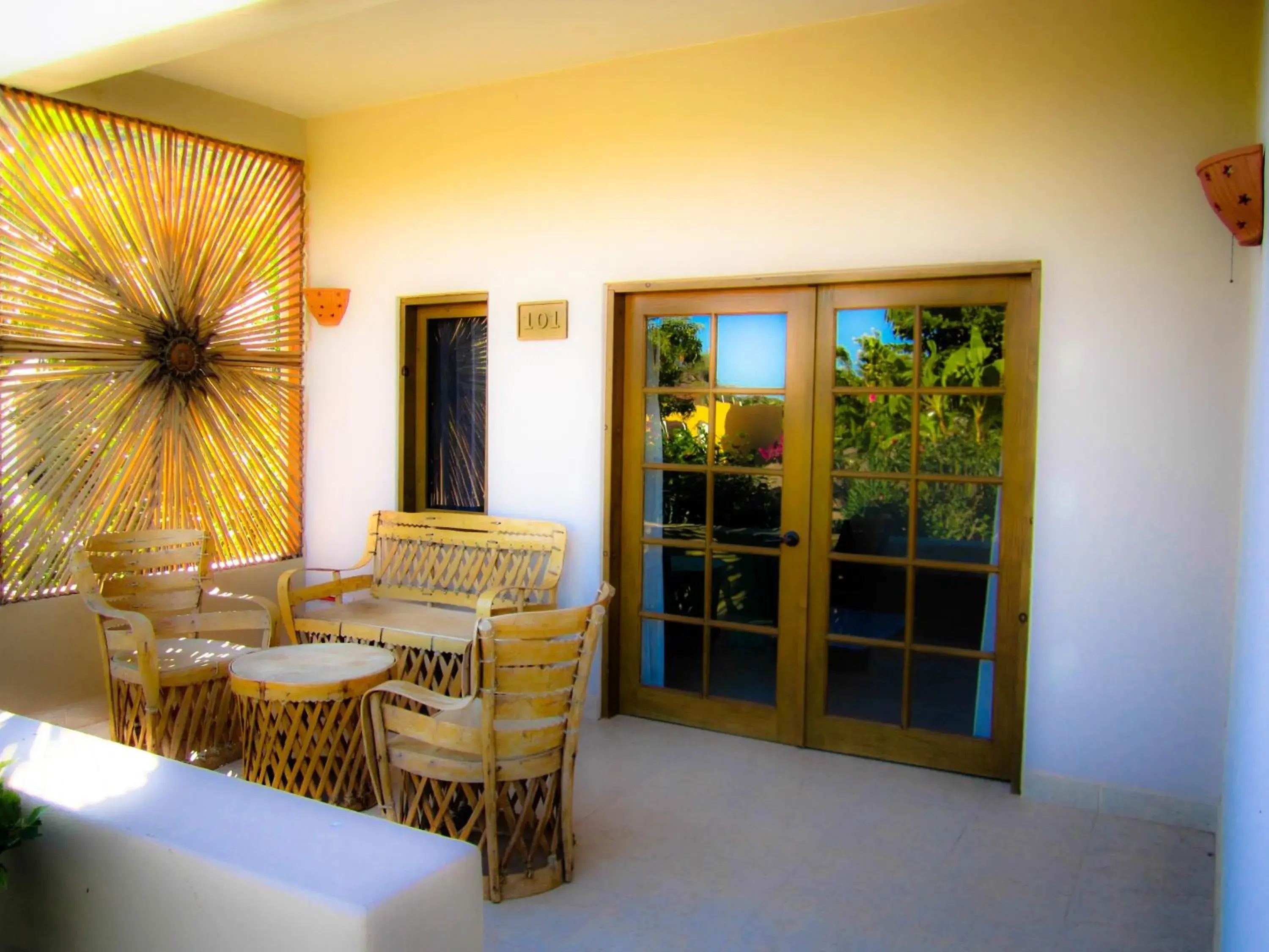 Balcony/Terrace, Dining Area in Tripui Hotel