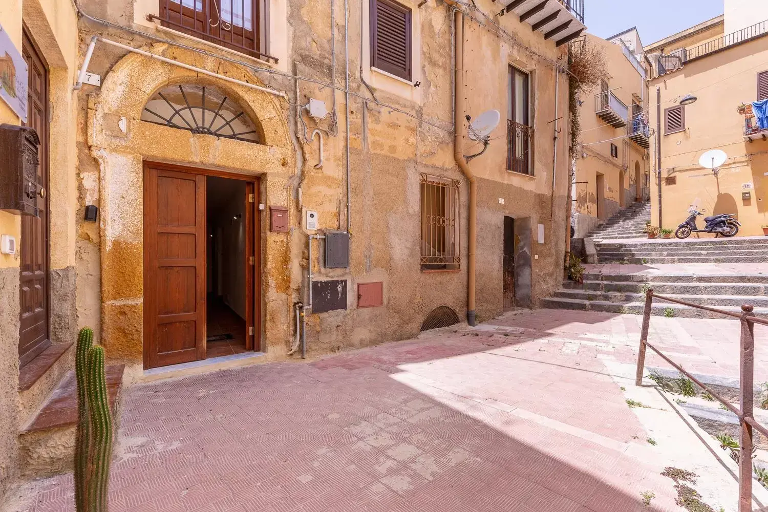 Facade/entrance in BnB Sant'Alfonso