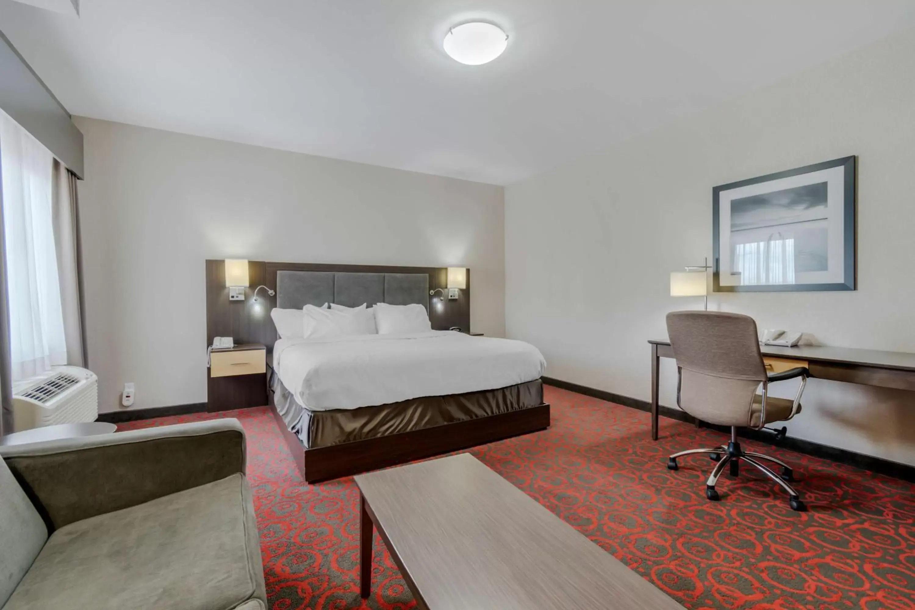 Bedroom, Bed in Best Western Plus Eastgate Inn & Suites