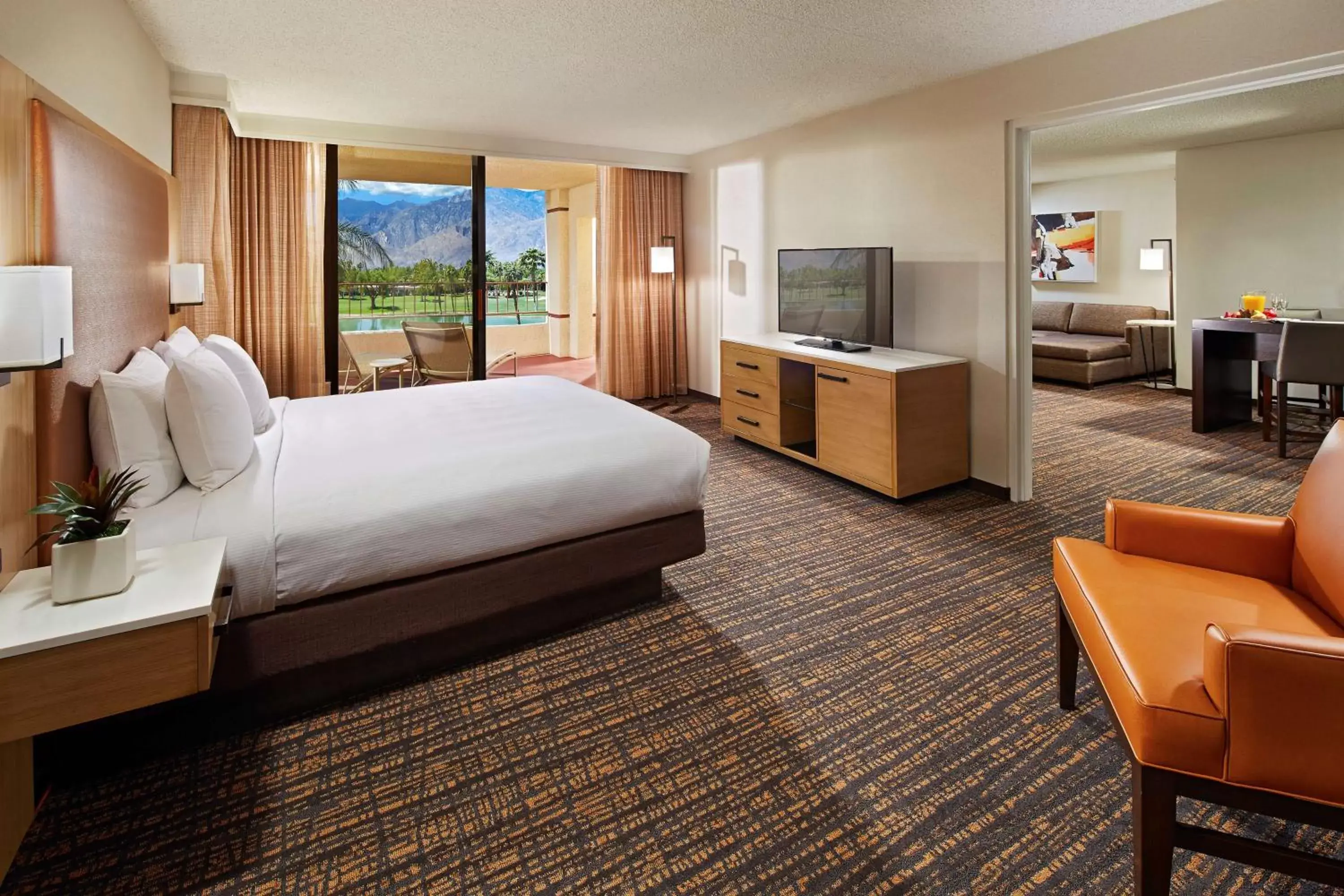 Bedroom in DoubleTree by Hilton Golf Resort Palm Springs