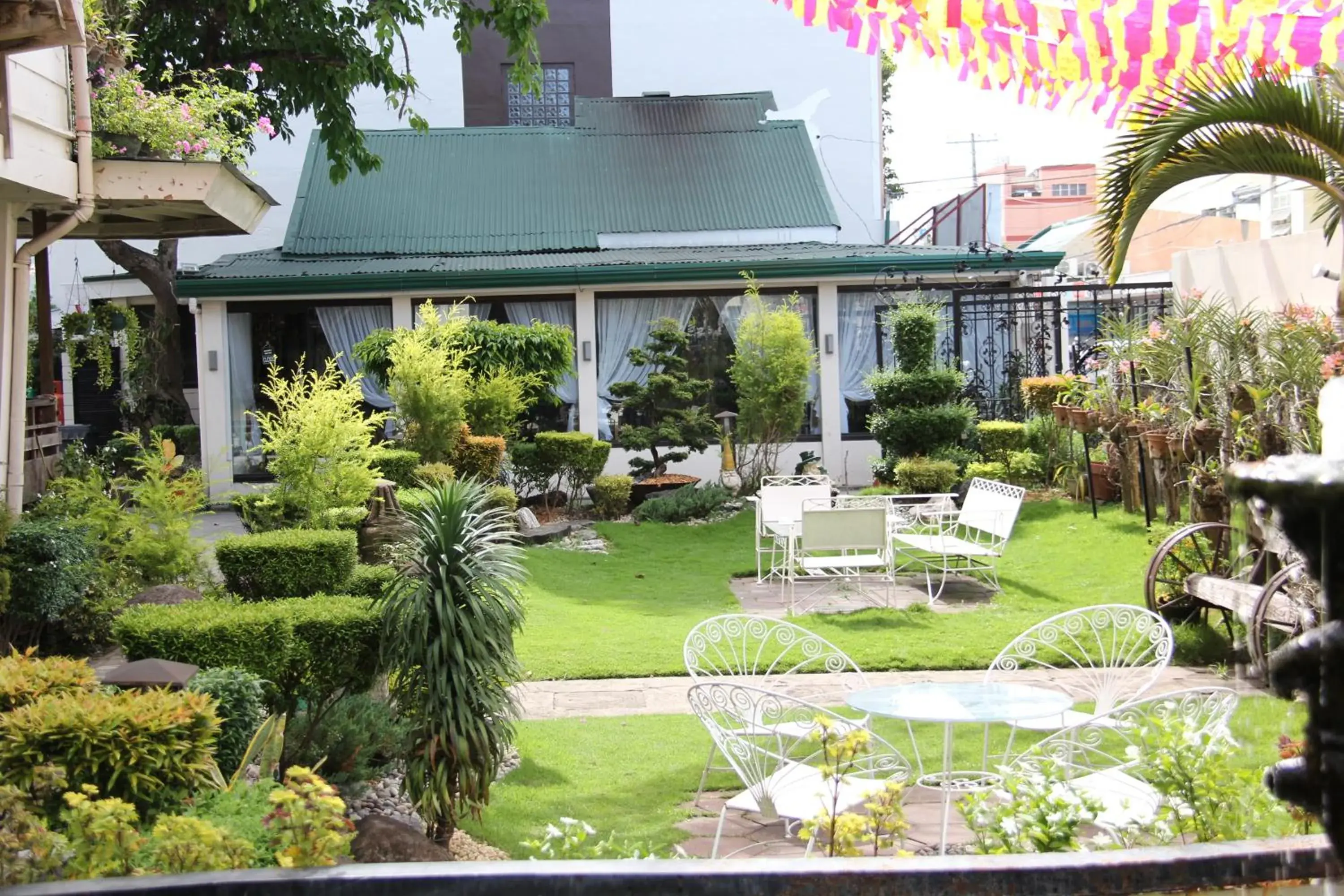 Garden in Rosvenil Hotel