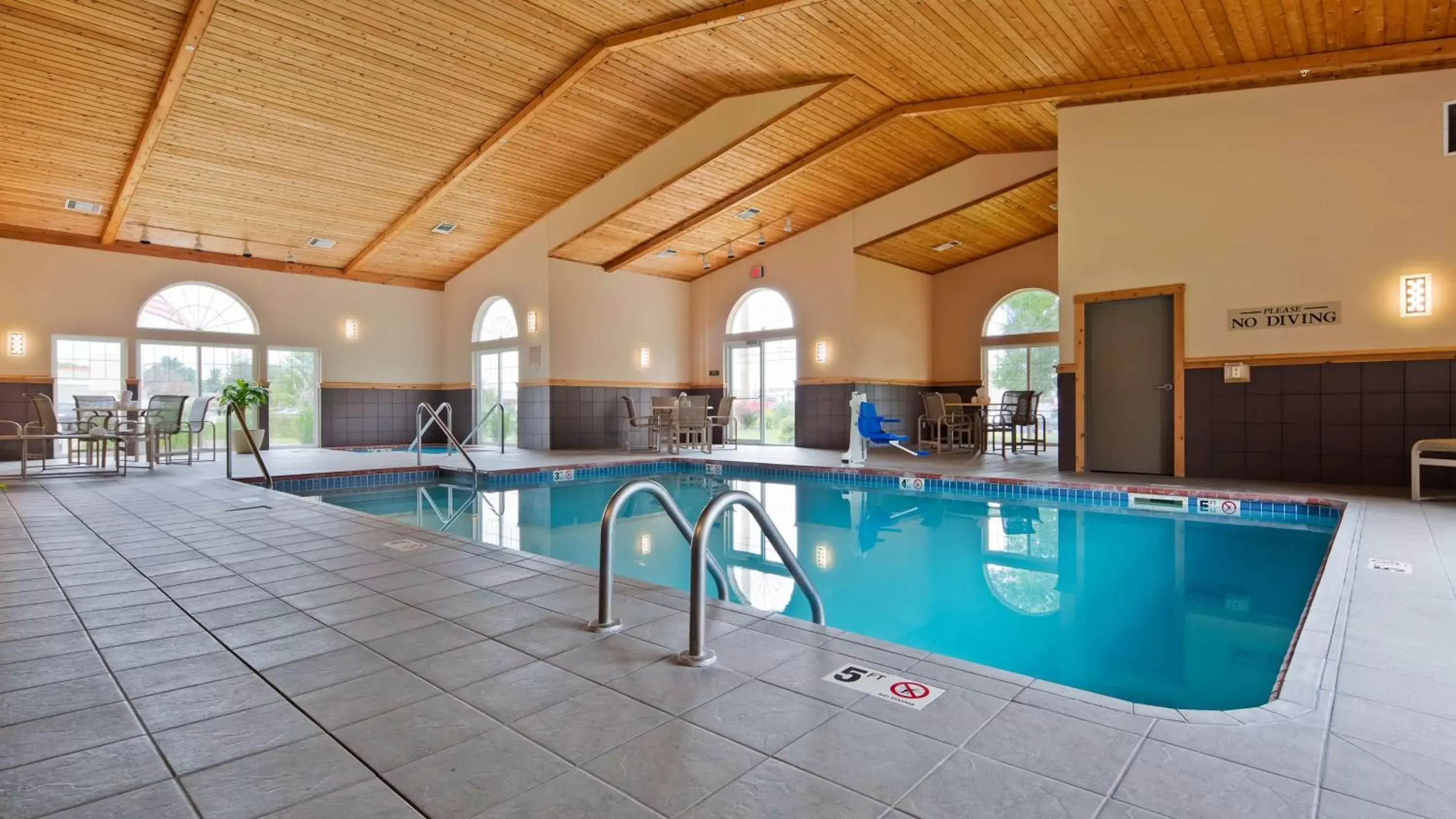 On site, Swimming Pool in BEST WESTERN Plus Menomonie Inn & Suites