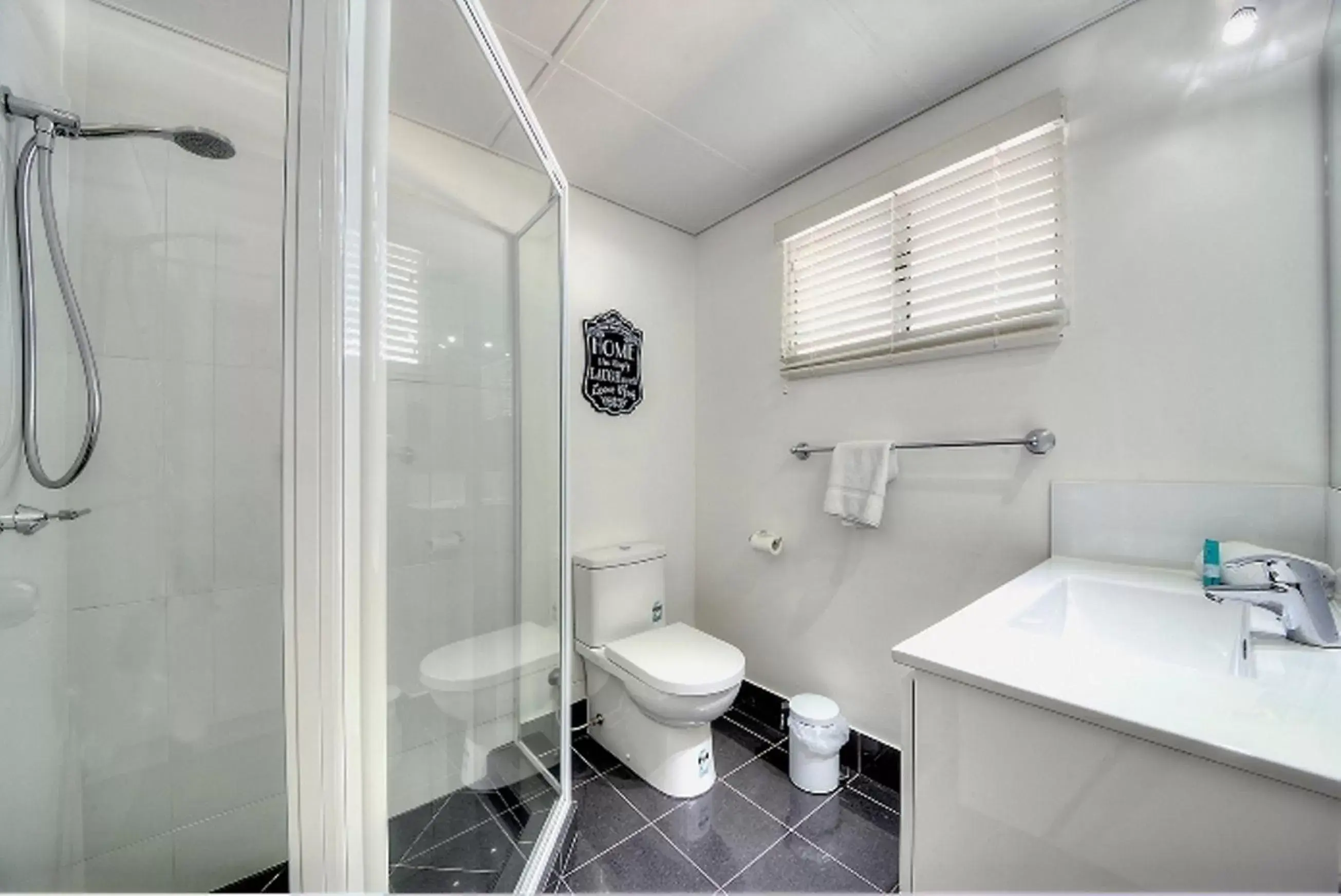 Bathroom in Rosslyn Bay Resort Yeppoon