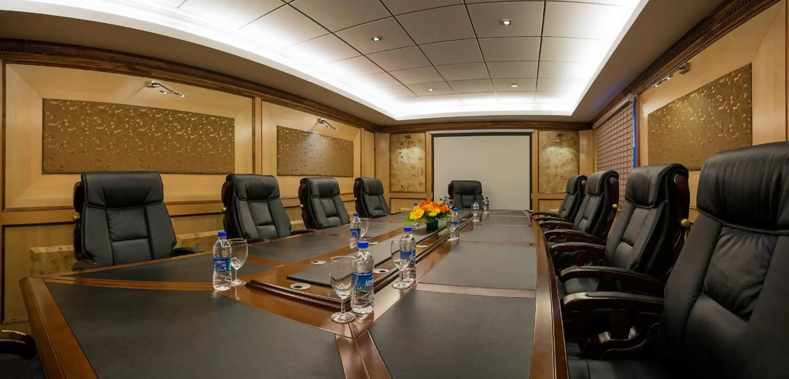 Business facilities, Business Area/Conference Room in Ideal Beach Resort