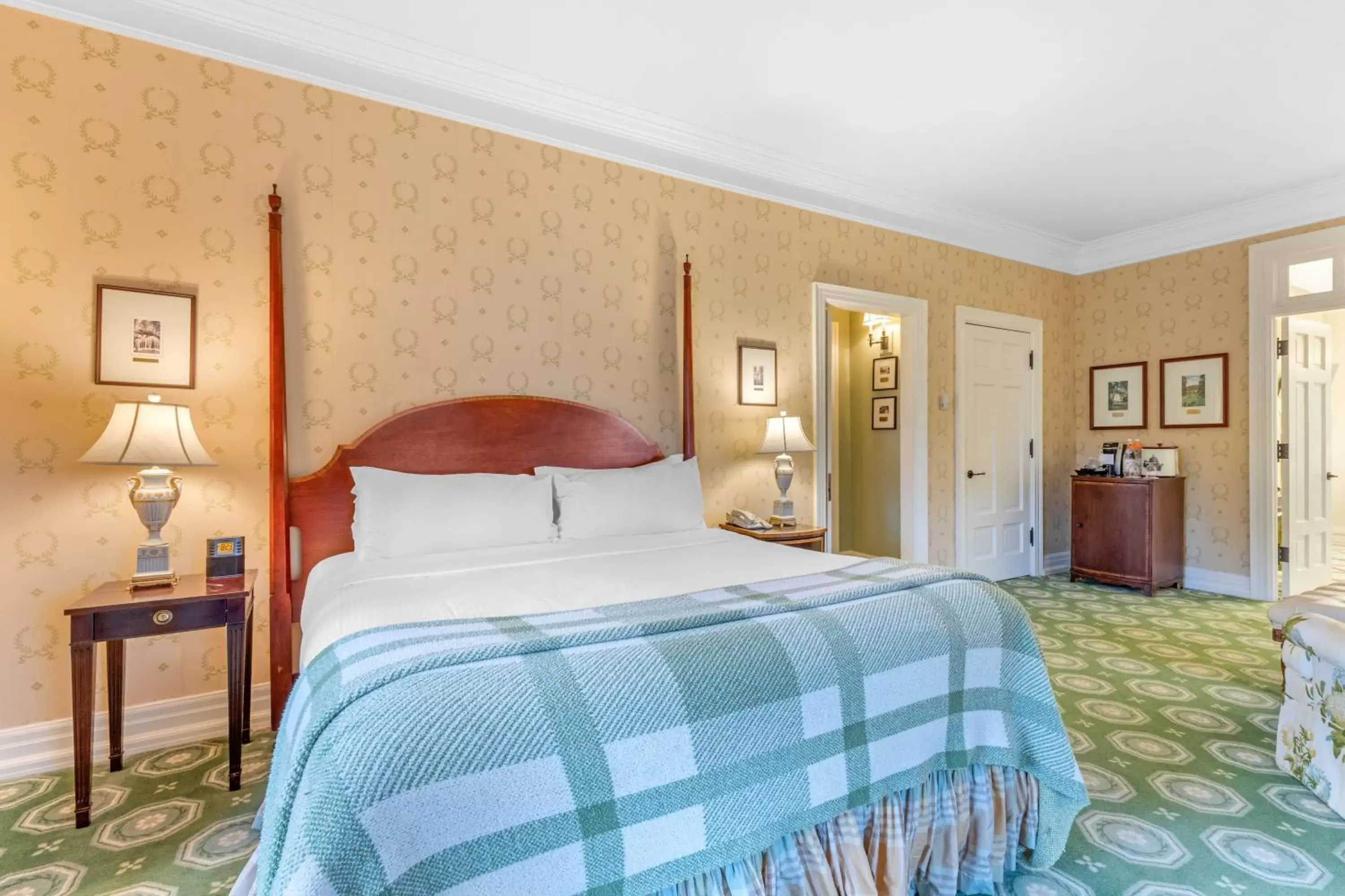 Bedroom, Bed in The Omni Homestead Resort