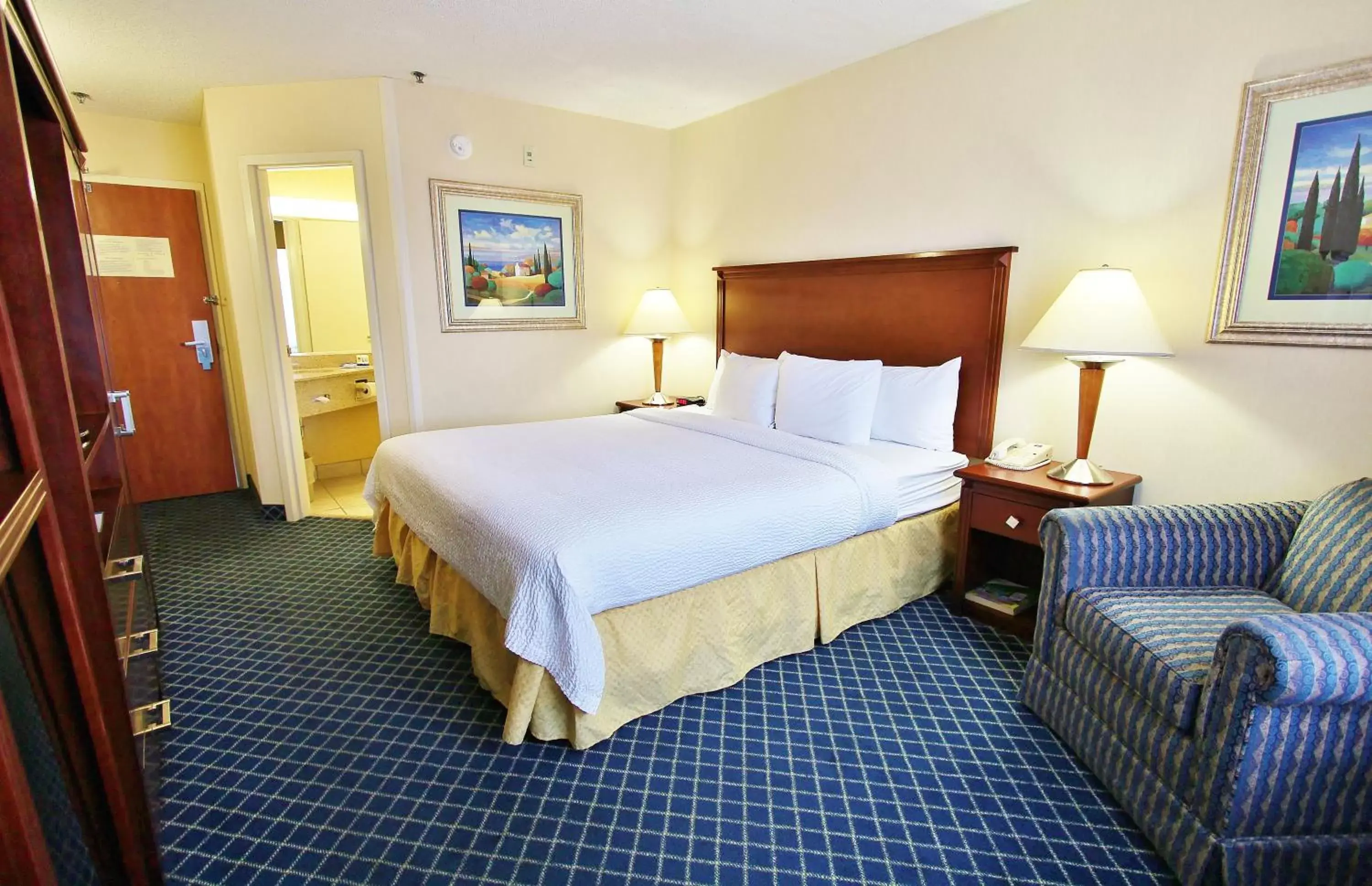 Photo of the whole room, Bed in Baymont by Wyndham Flagstaff