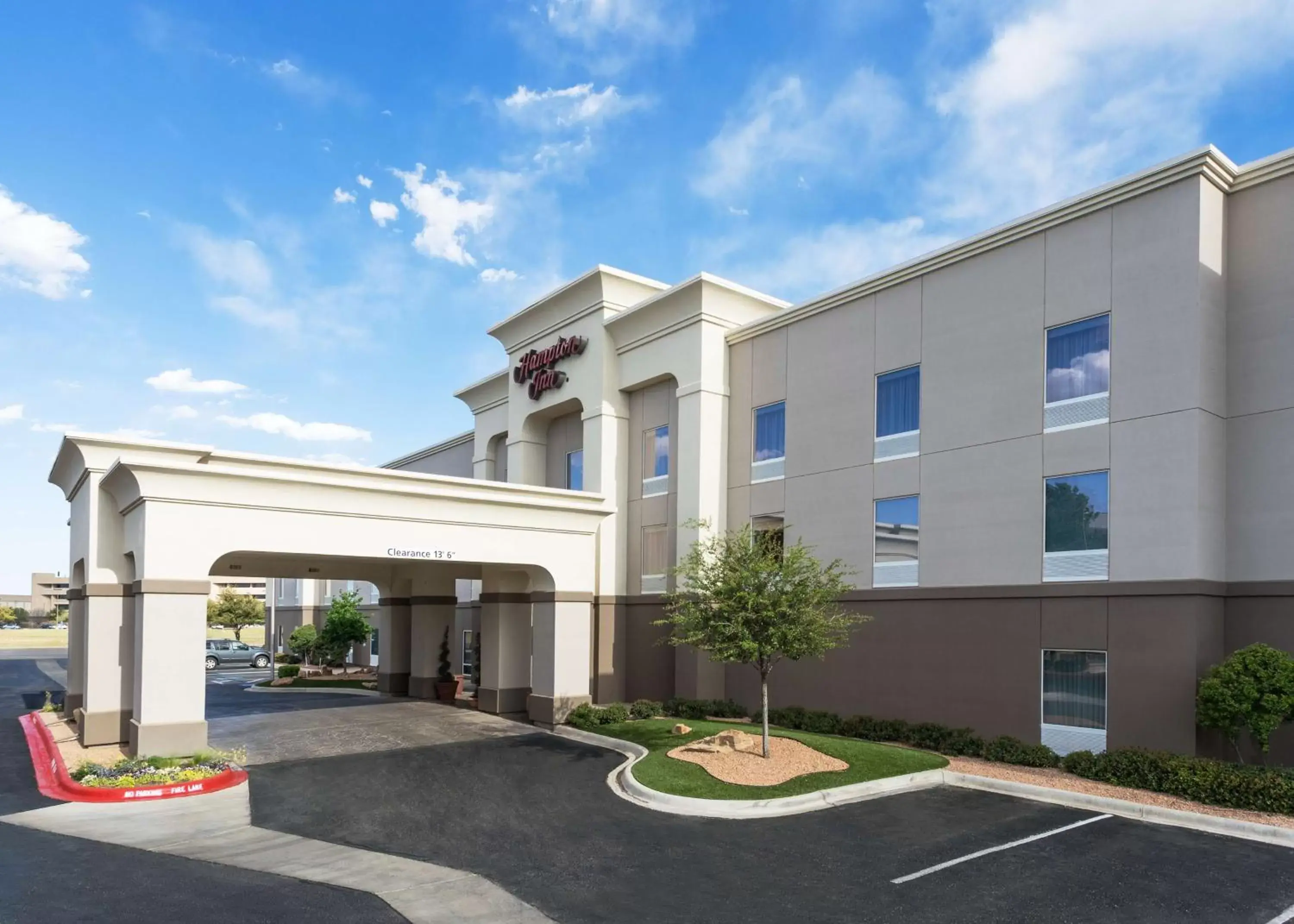 Property Building in Hampton Inn Odessa