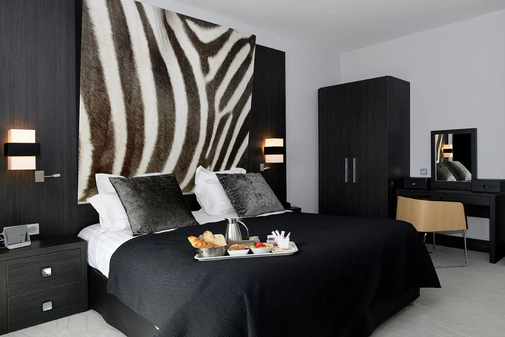 Bed in Kyriad Prestige Lyon Est - Saint Priest Eurexpo Hotel and SPA