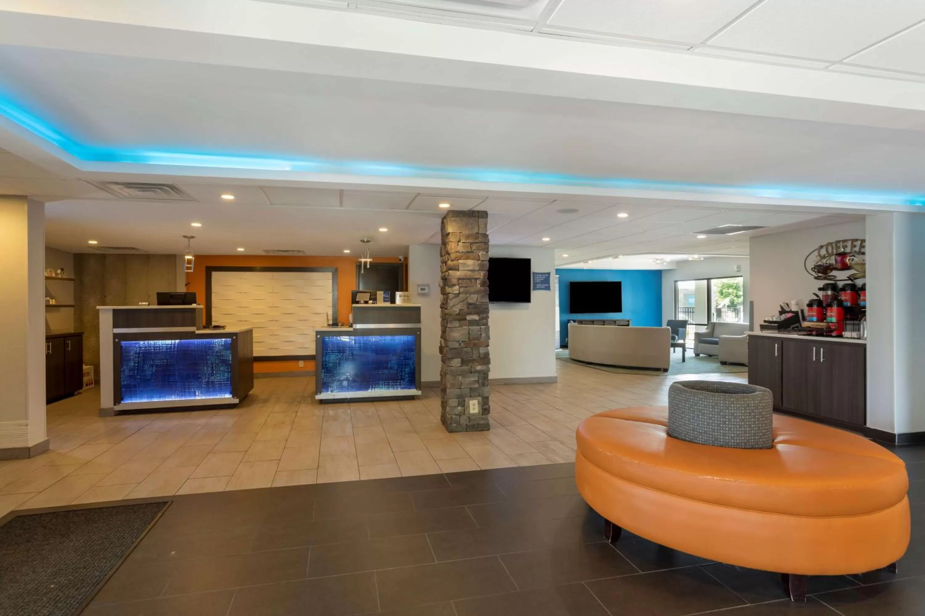 Lobby or reception in Best Western Plus Bowling Green