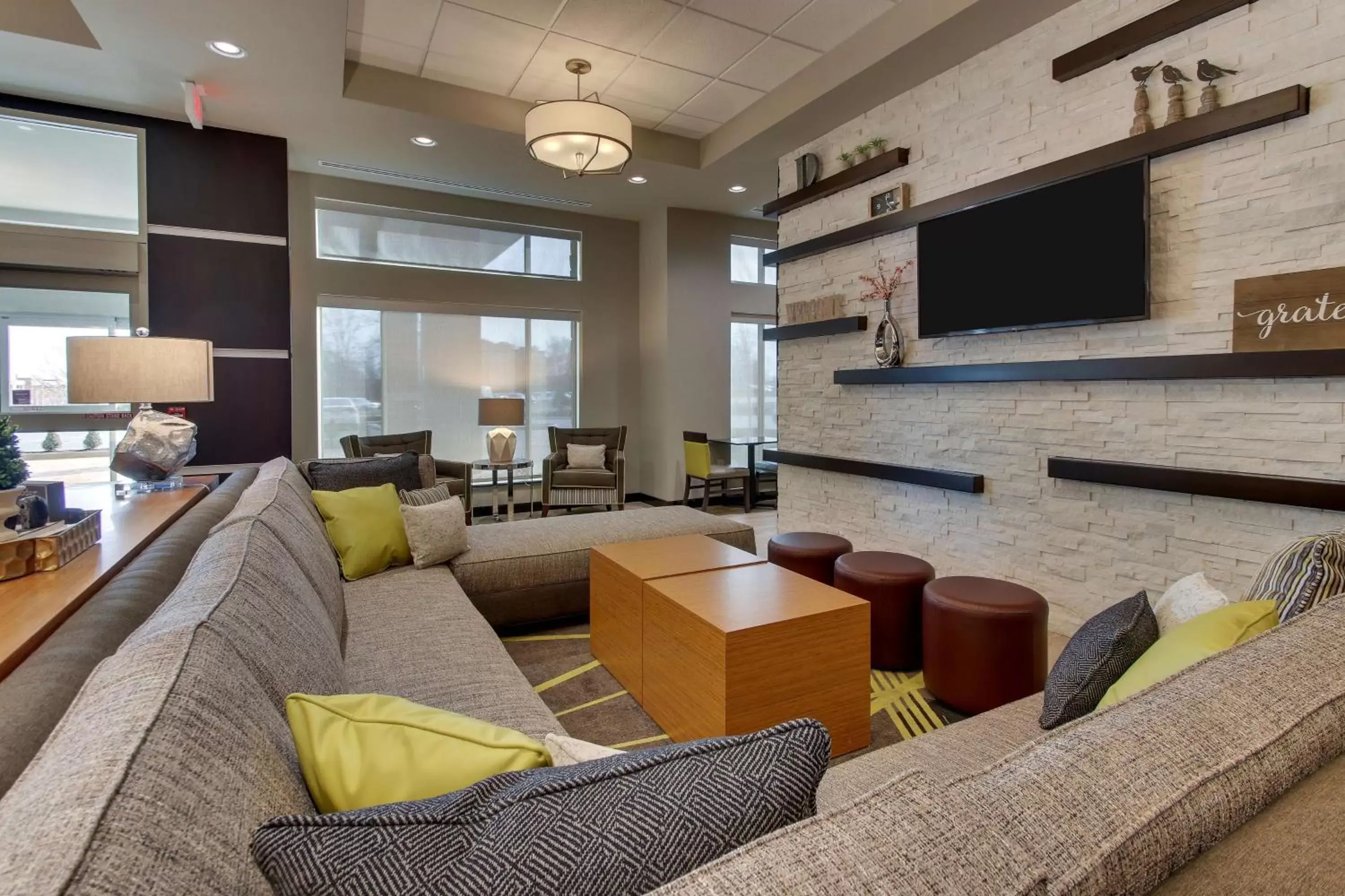 Lobby or reception, Lounge/Bar in Drury Inn & Suites Cleveland Beachwood