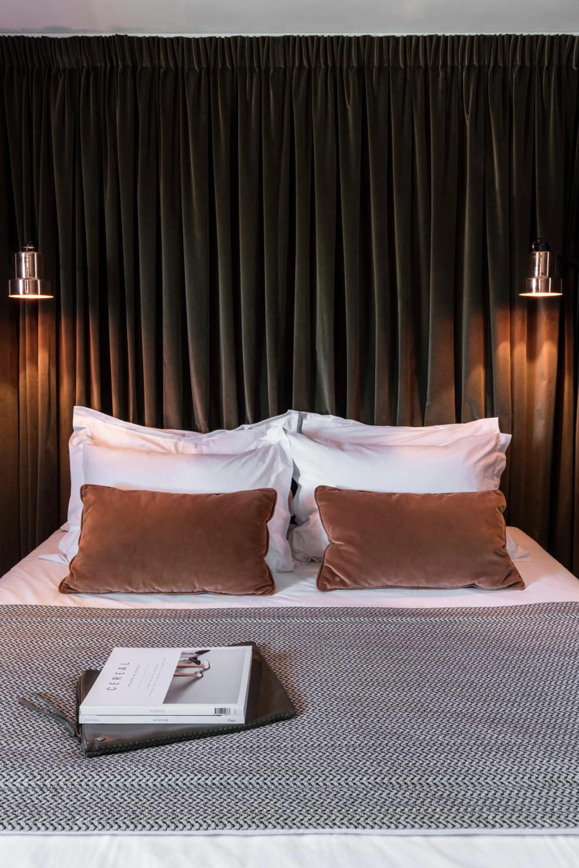 Bed in Niki Athens Hotel