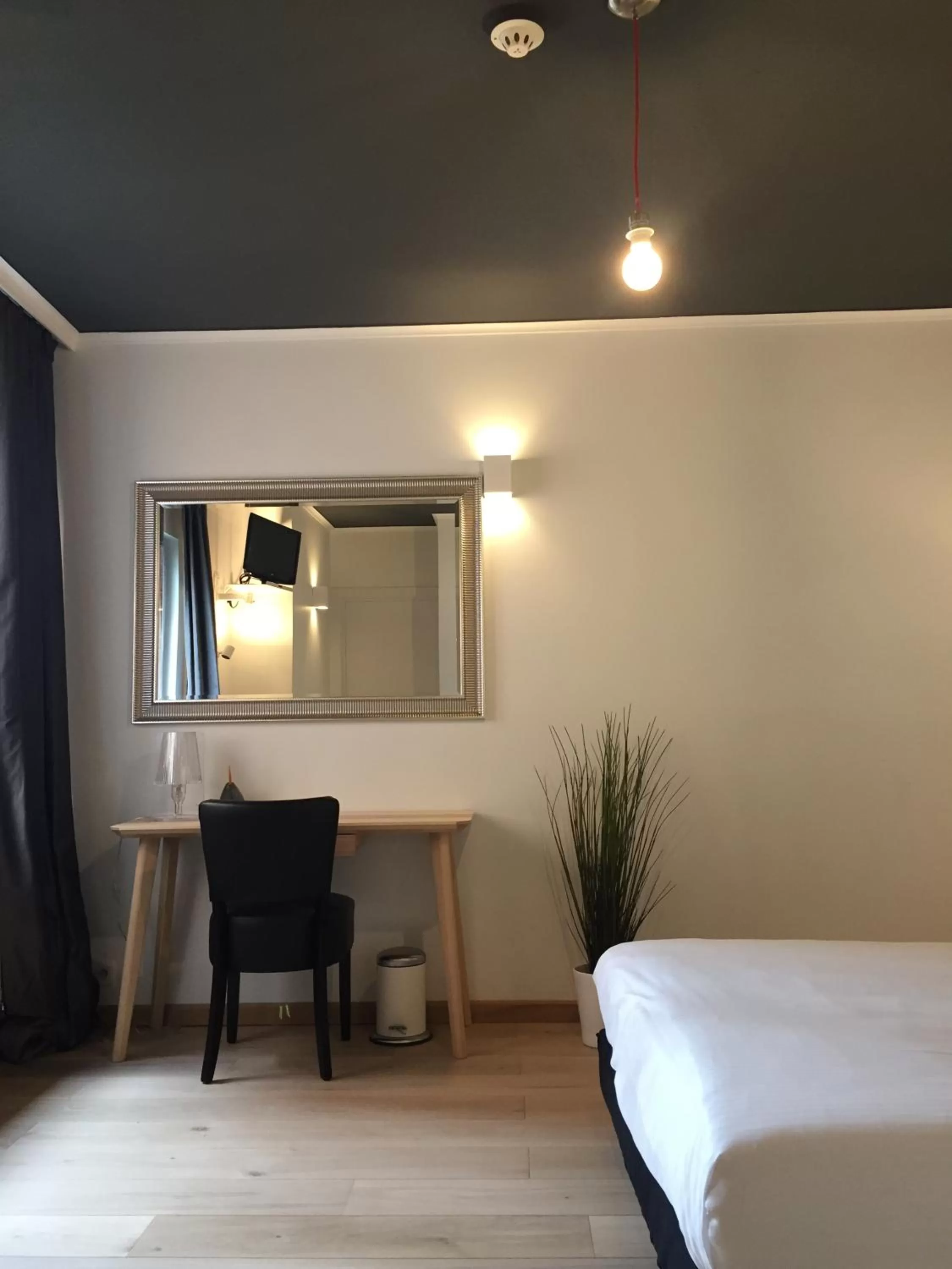 Decorative detail, Bed in Hotel Le Cygne d'Argent