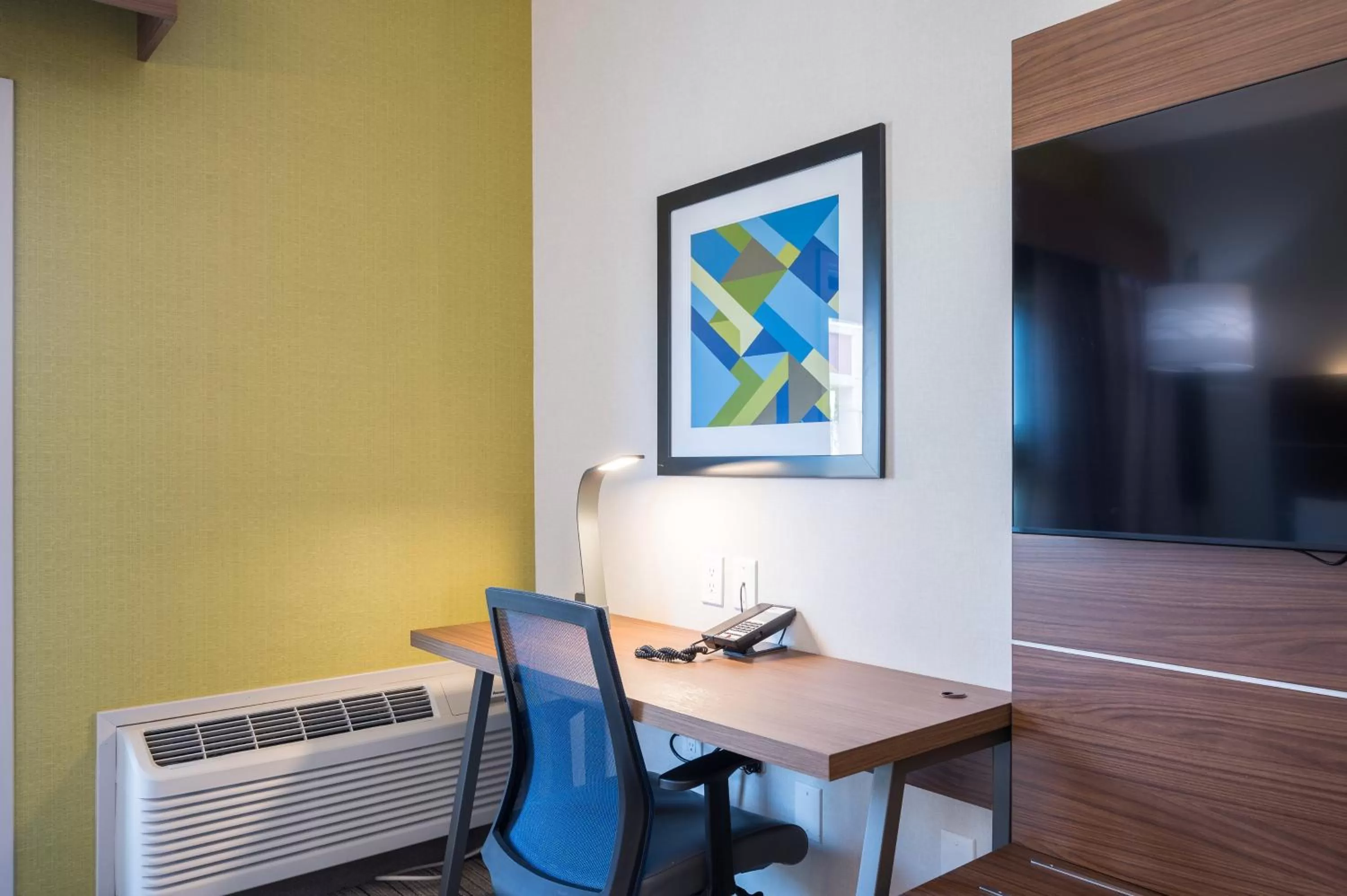 Bedroom in Holiday Inn Express Grover Beach-Pismo Beach Area by IHG