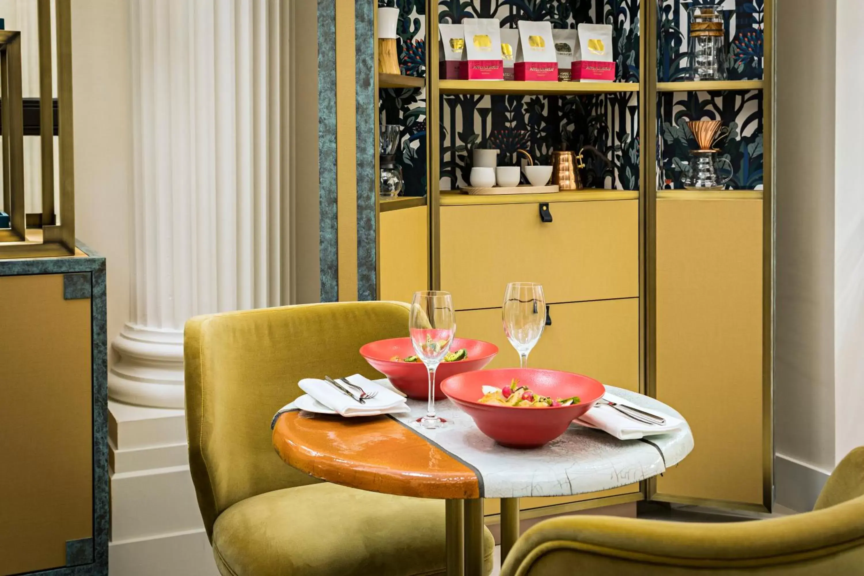 Lounge or bar in Sofitel Le Scribe Paris Opera Lounge or bar in Sofitel Le Scribe Paris Opera