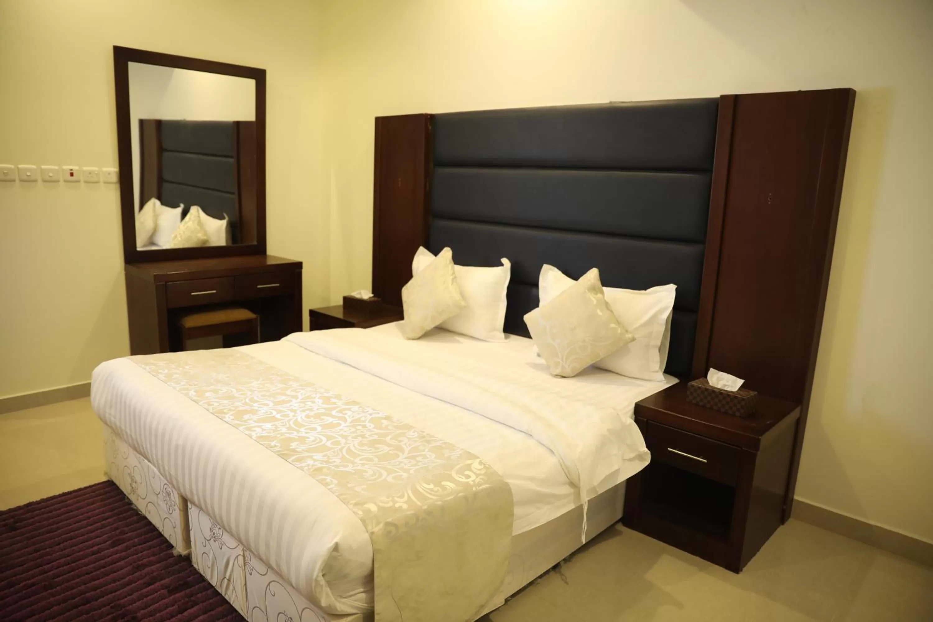 Bed in Quiet Rooms Suites 6 By Quiet Rooms