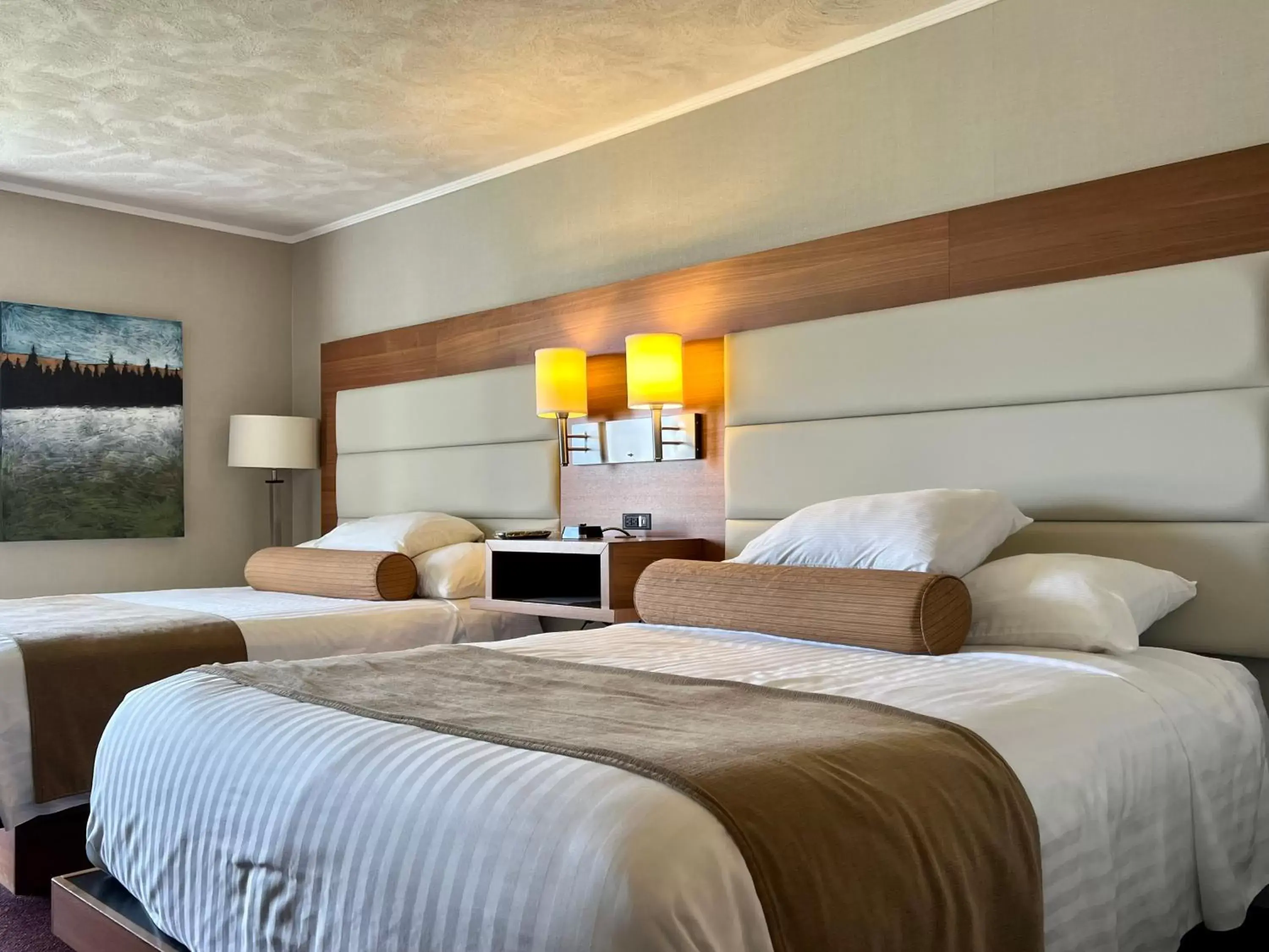 Bed in Atlantic Host Hotel, Trademark Collection by Wyndham