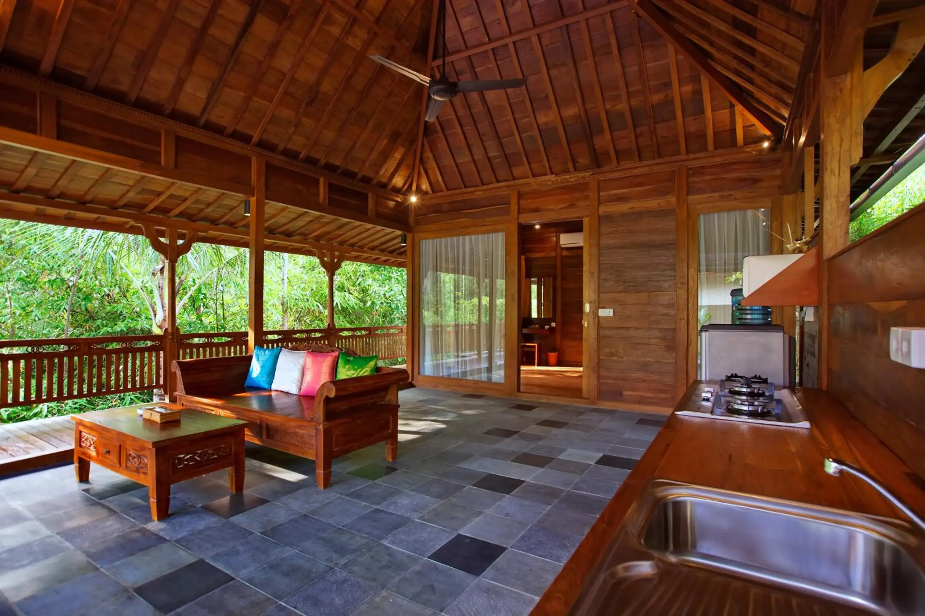 Kitchen or kitchenette in Ubud Heaven Sayan Villa