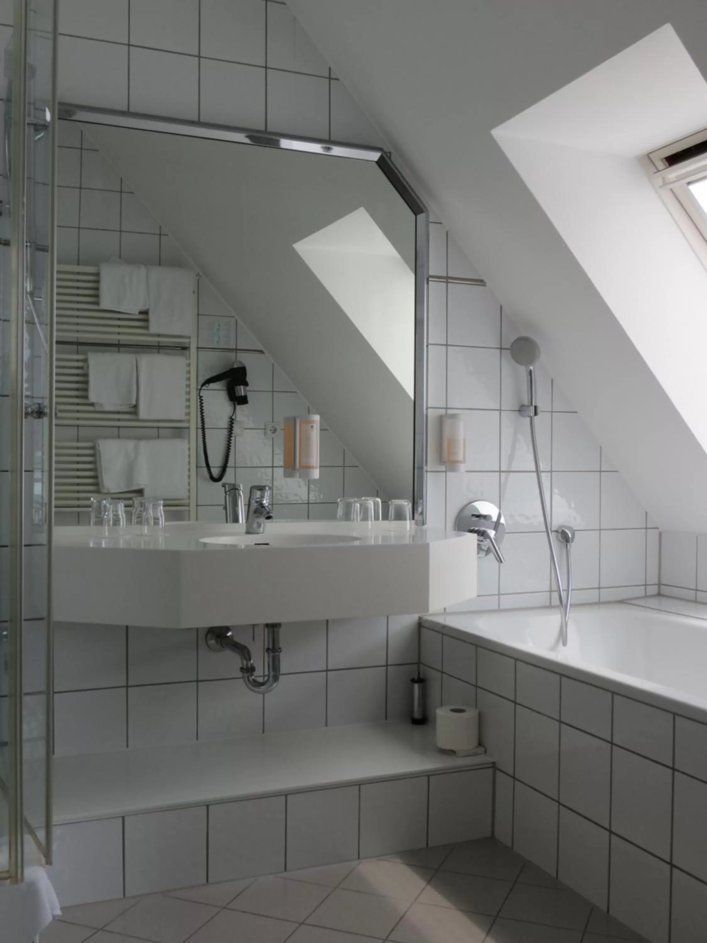 Shower in Comfor Hotel Ulm City