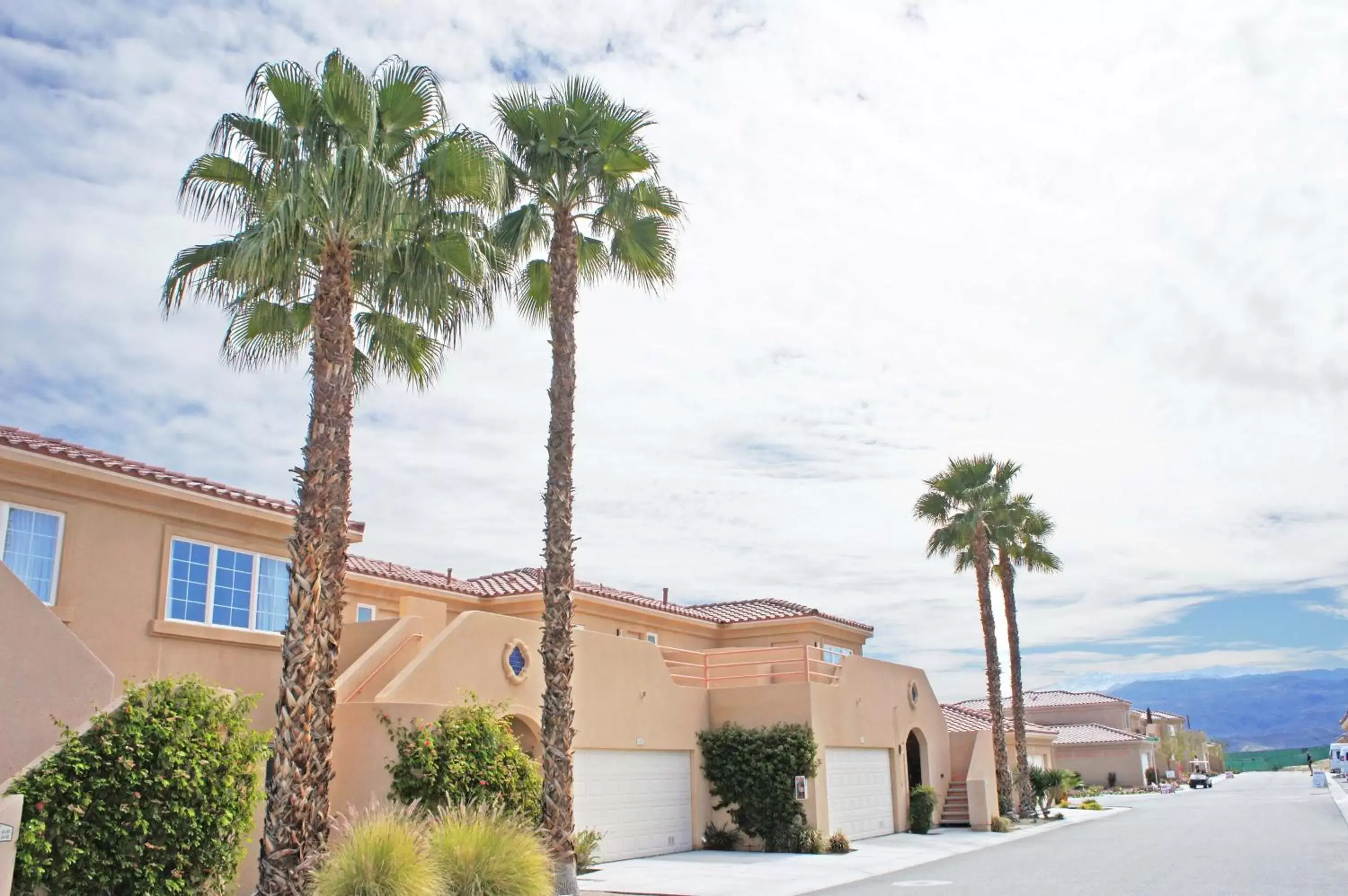 Facade/entrance, Property Building in Raintree's Cimarron Golf Resort Palm Springs