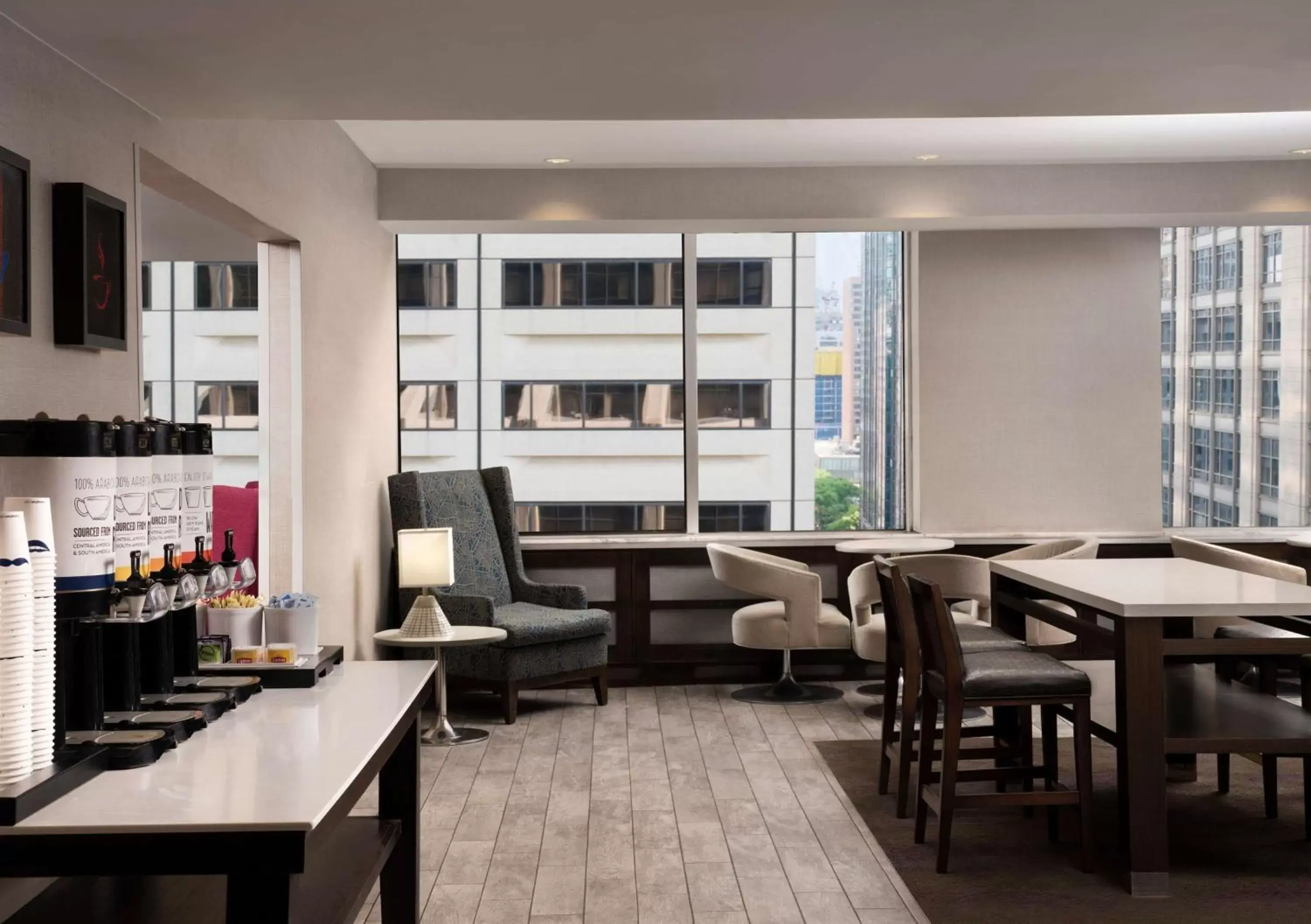 Lobby or reception, Restaurant/Places to Eat in Hampton Inn Chicago Downtown/Magnificent Mile