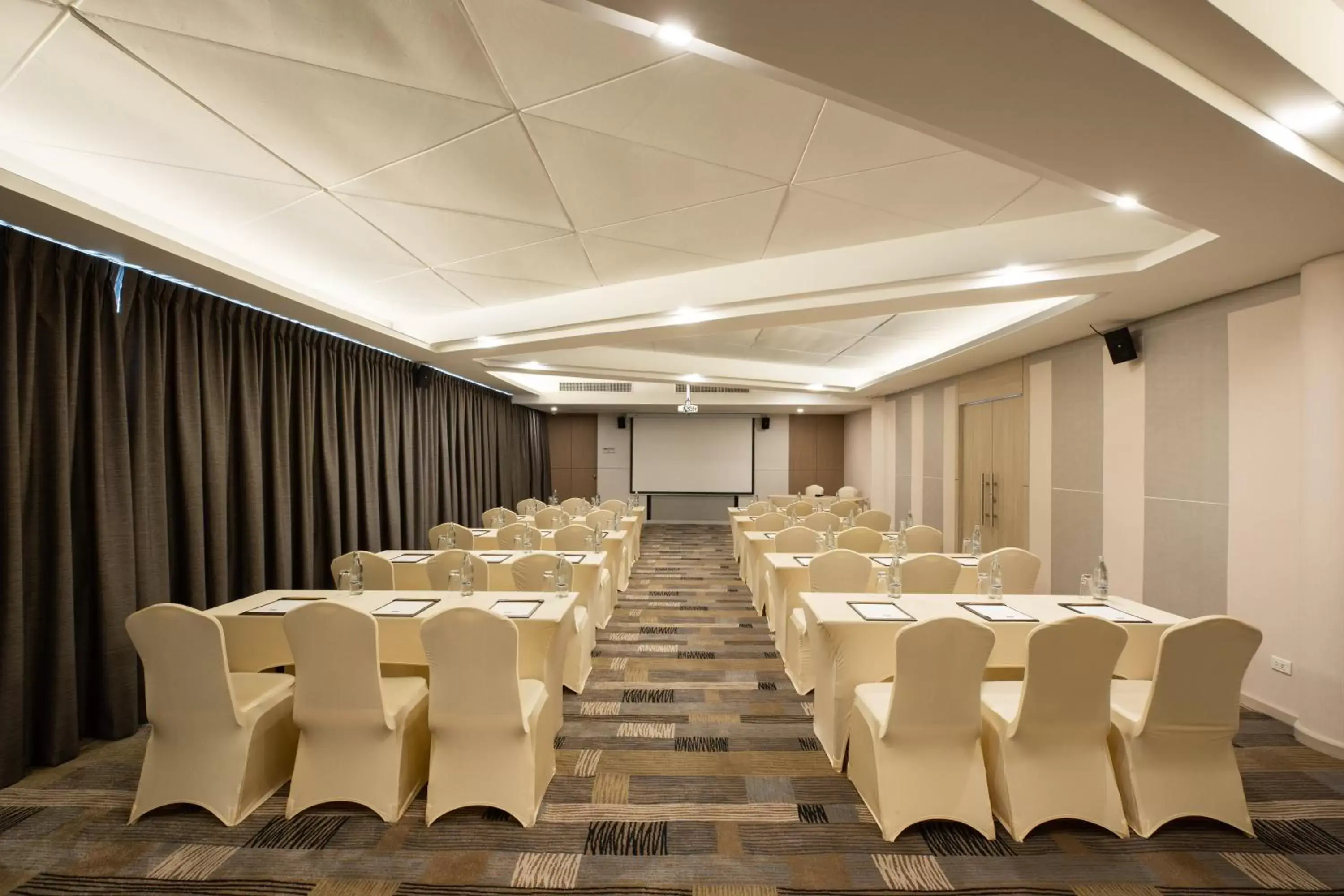 Meeting/conference room in Centra by Centara Cha Am Beach Resort Hua Hin SHA Plus