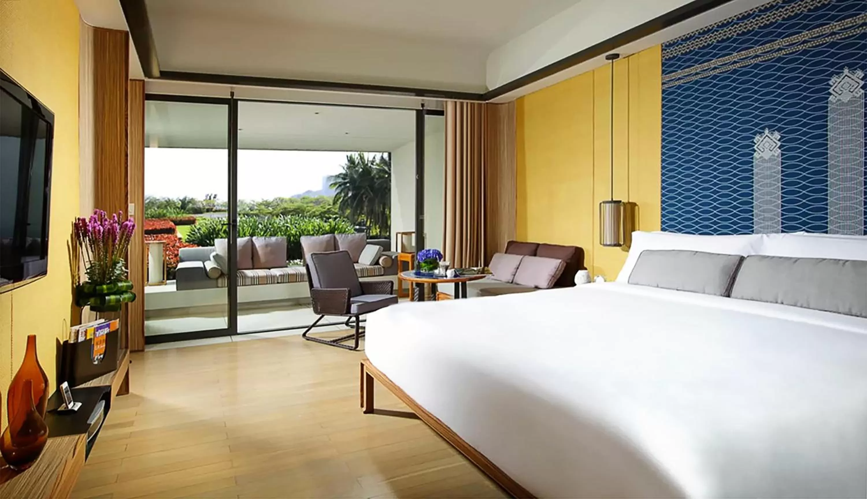 Photo of the whole room, Bed in InterContinental Sanya Resort by IHG