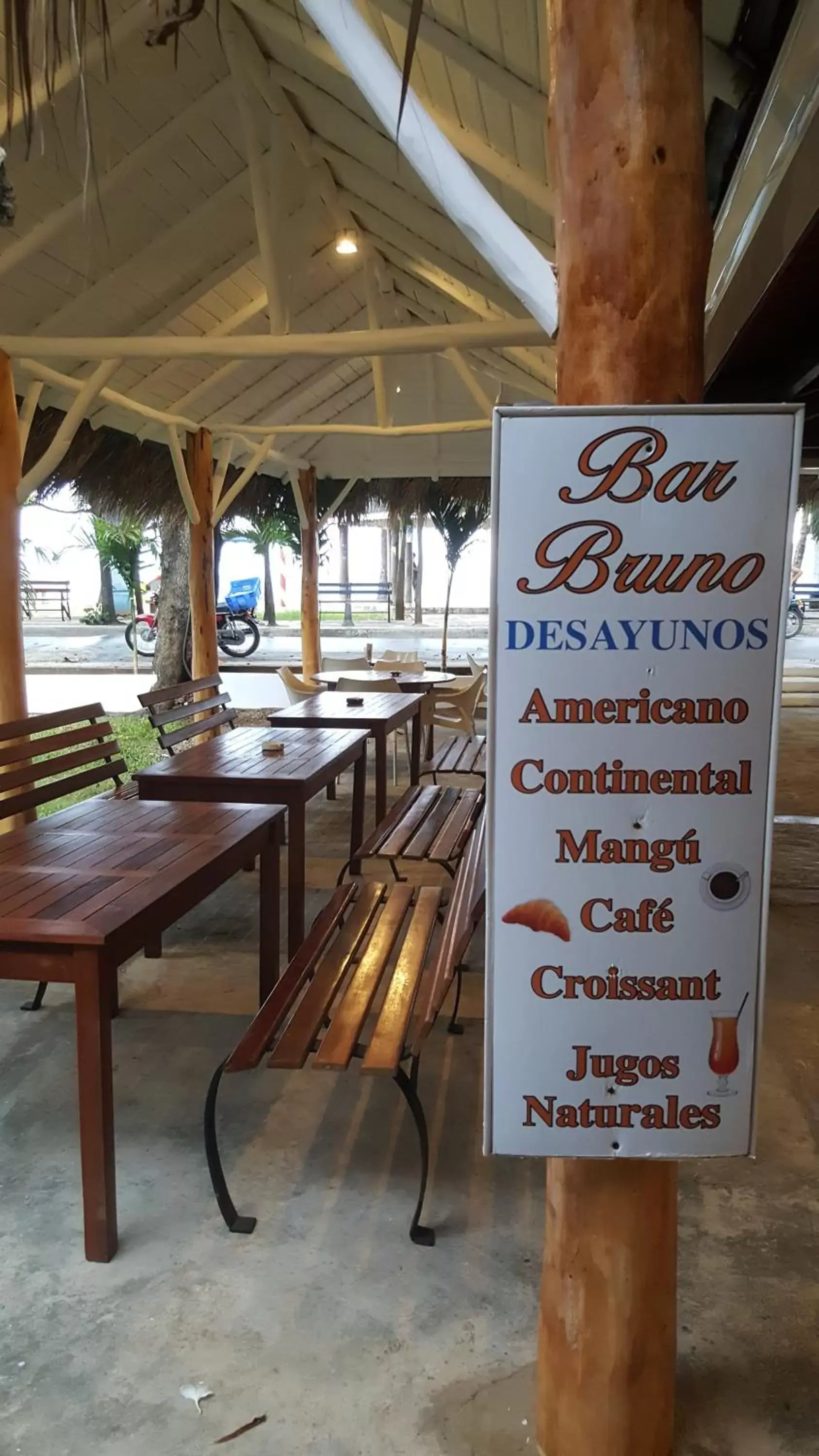 Restaurant/places to eat in La Residencia del Paseo