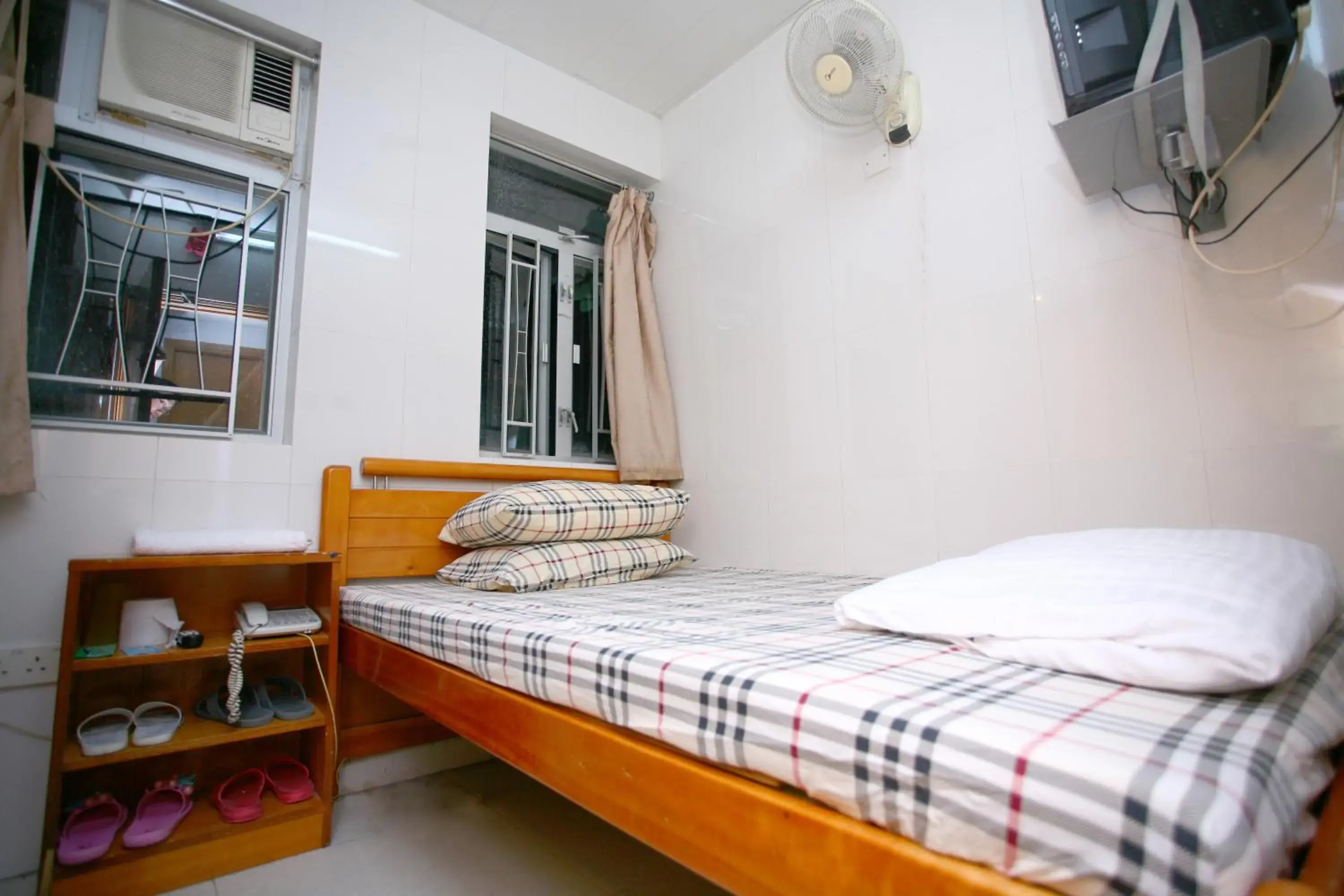 Bedroom, Bed in Pay-less Guesthouse (7/F-A9 )
